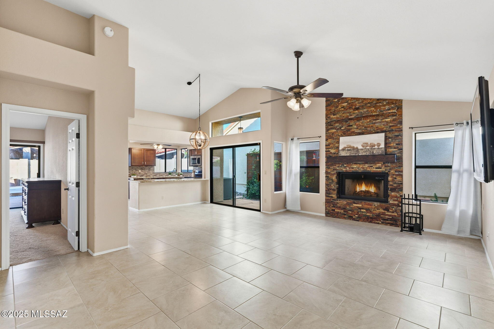 231 E Highcourte Lane