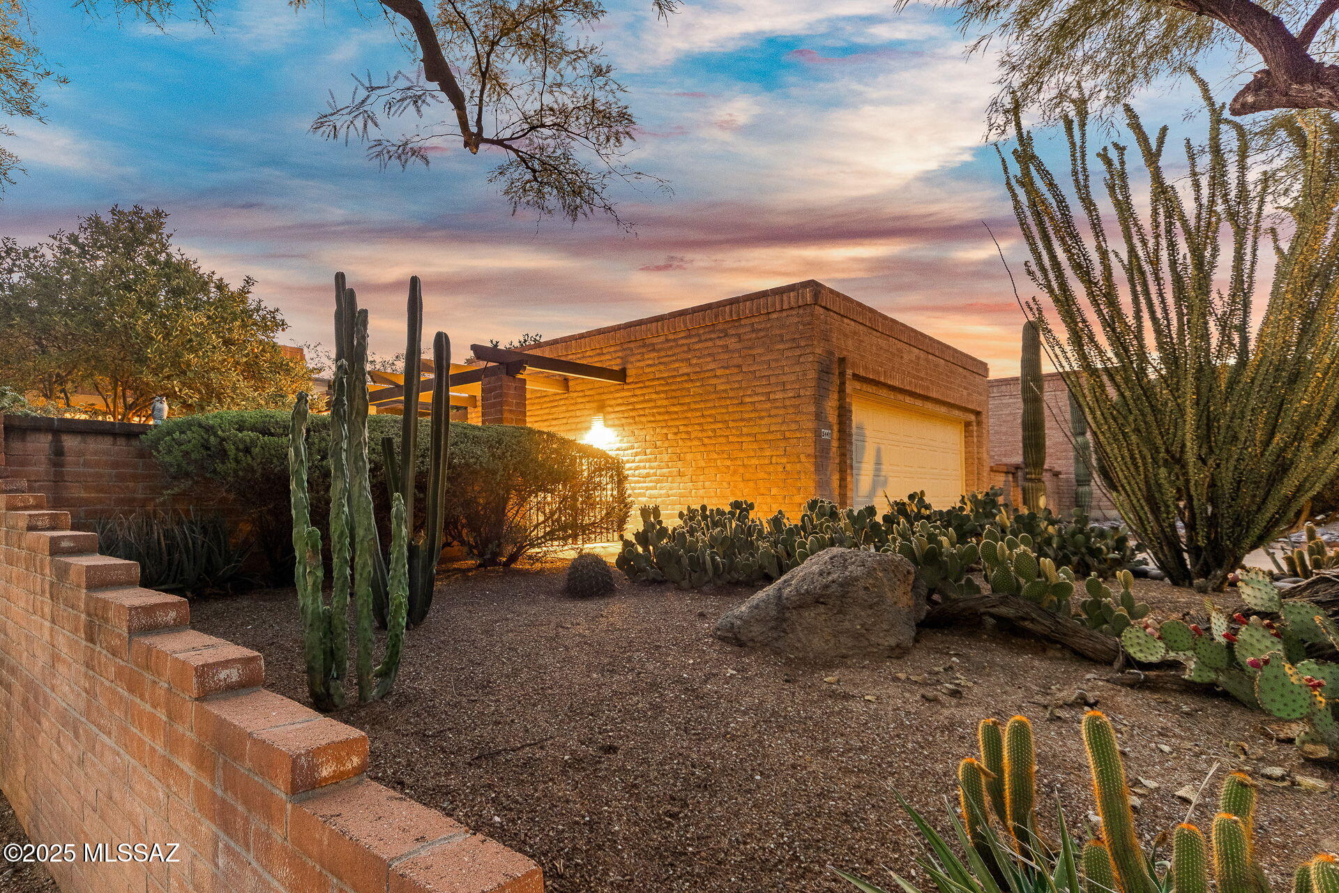 5441 N Paseo Espejo