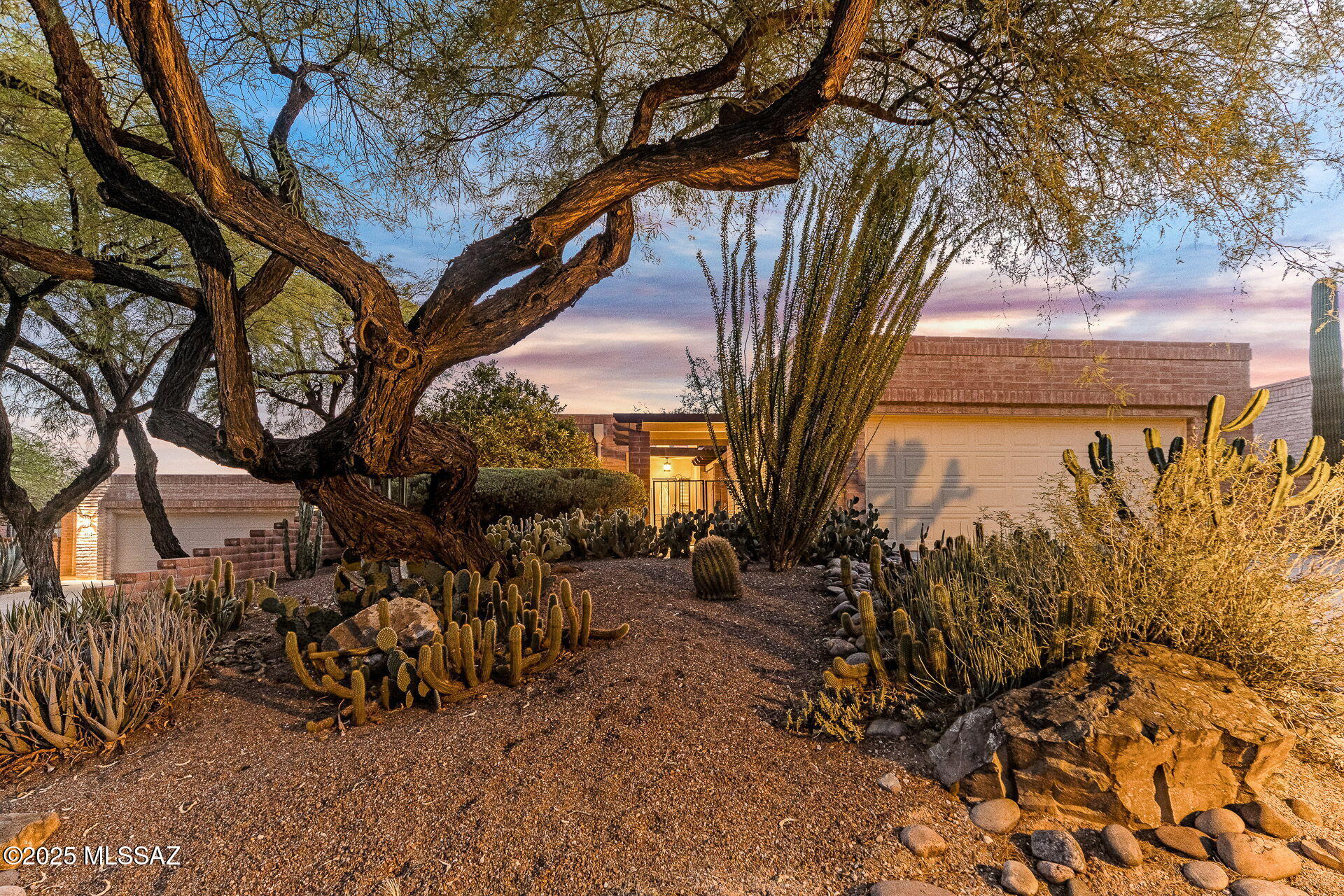 5441 N Paseo Espejo