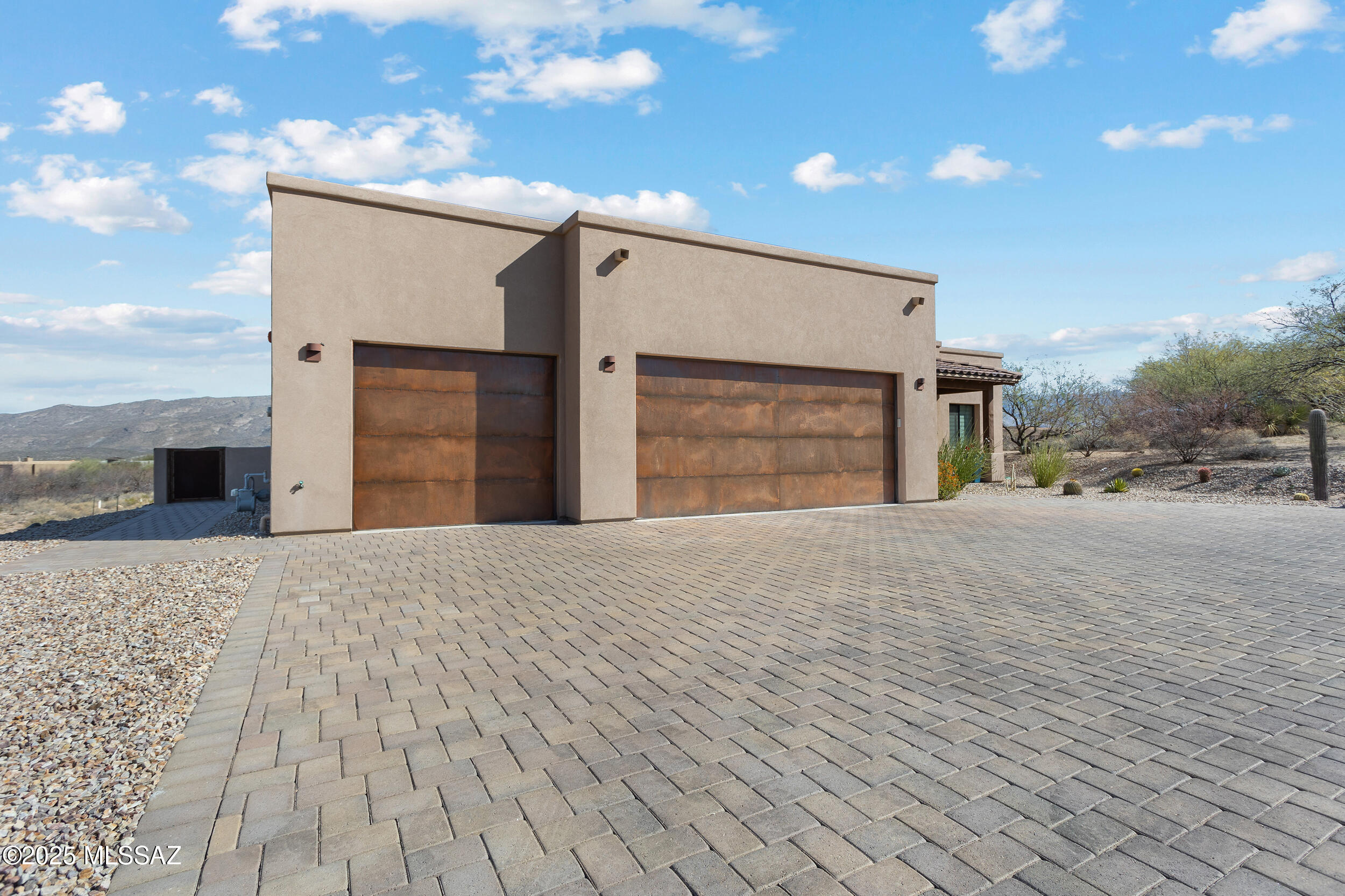 Coyote Creek (1-395) - Residential