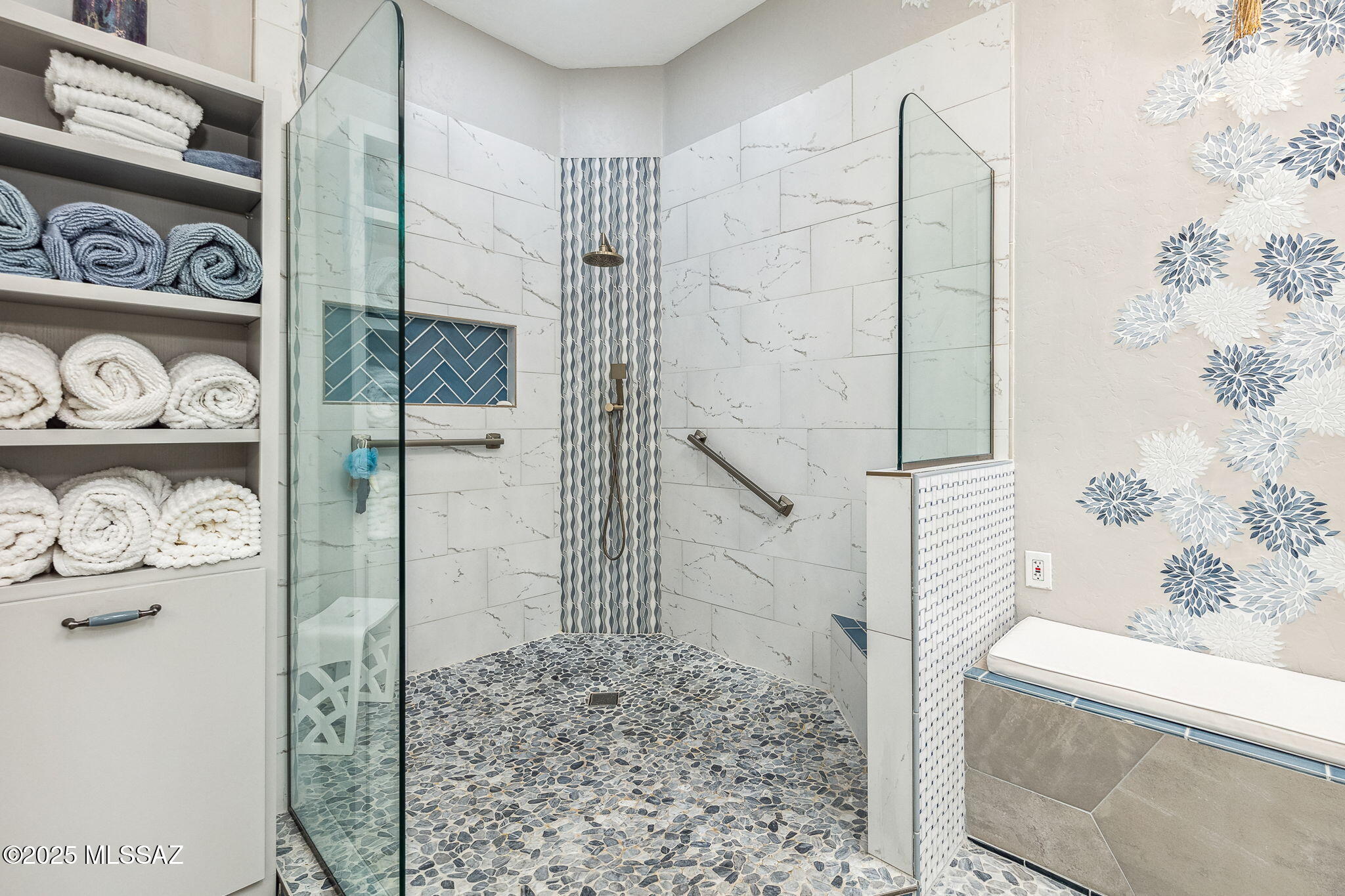 El Diamante II (1-40) - Residential
