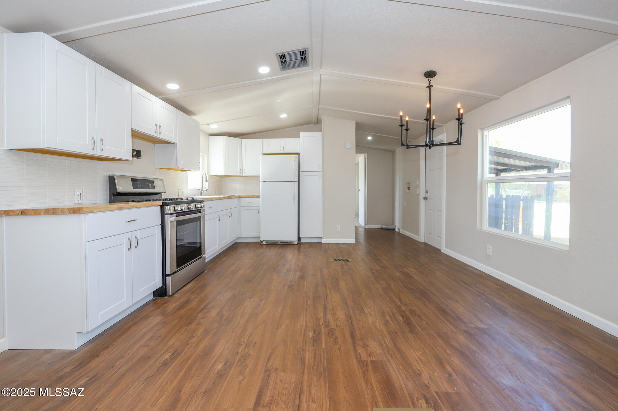 Los Ranchitos Number 8 - Residential