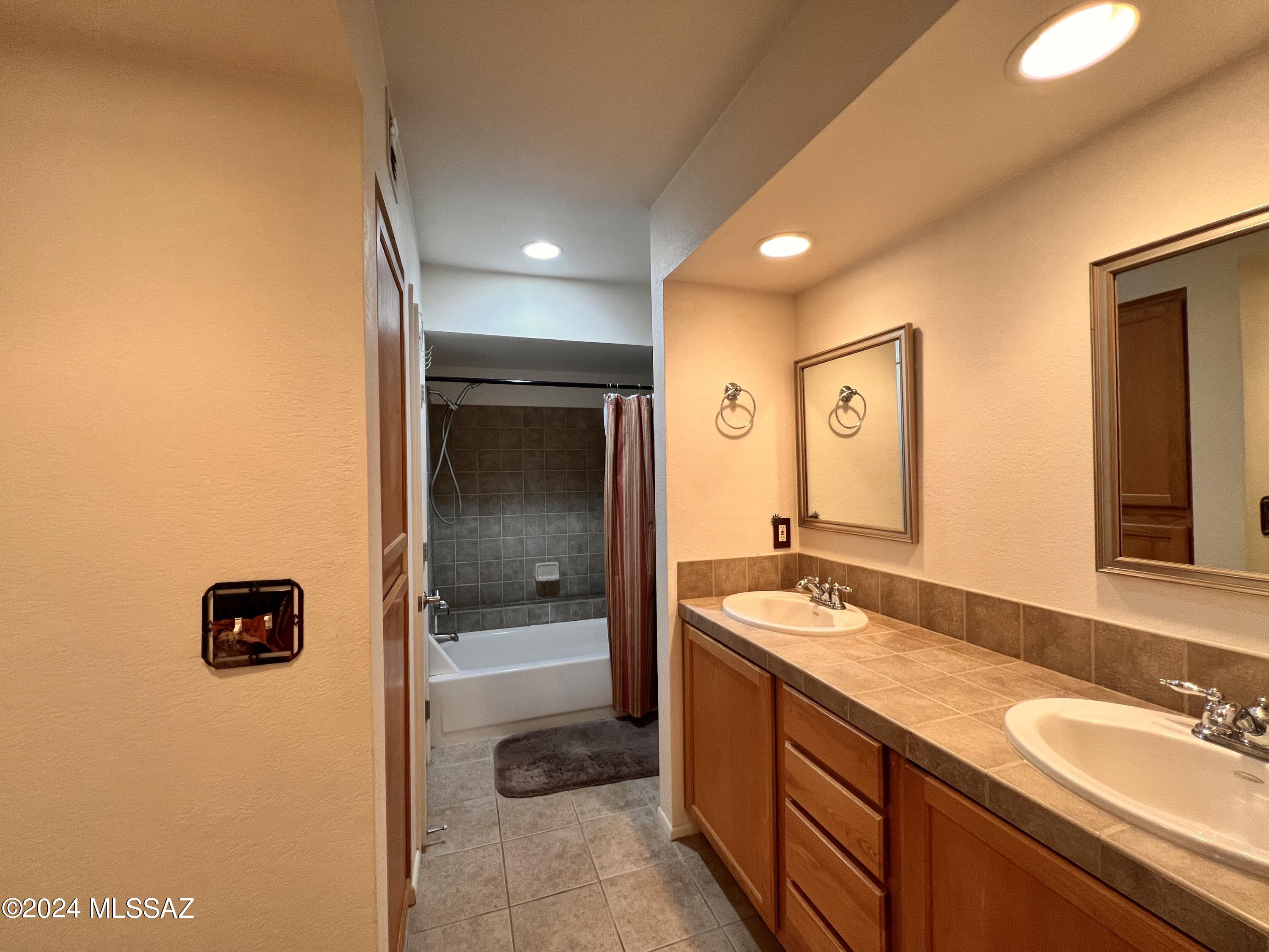 Ventana Vista Condominiums - Residential Lease