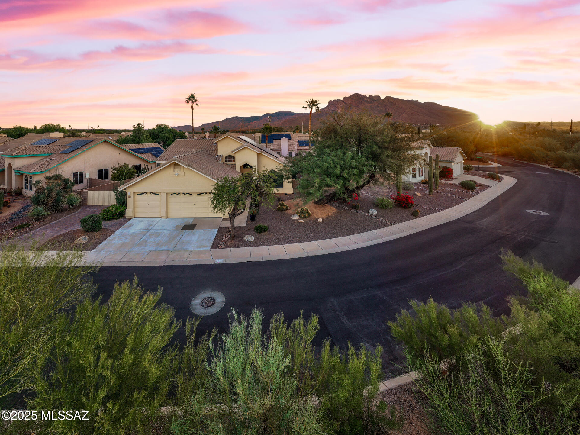 1530 W Dusk Glow Loop