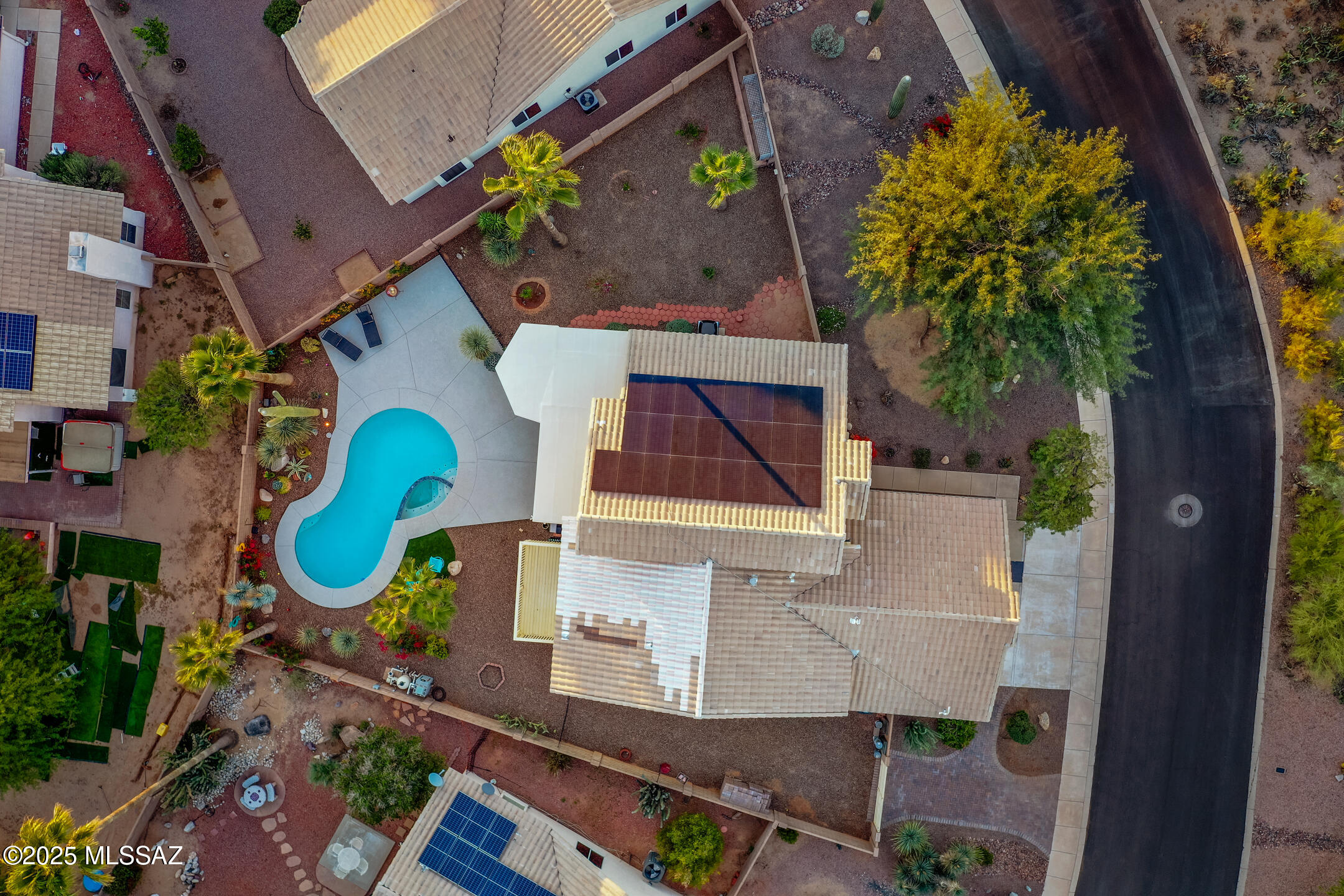 1530 W Dusk Glow Loop