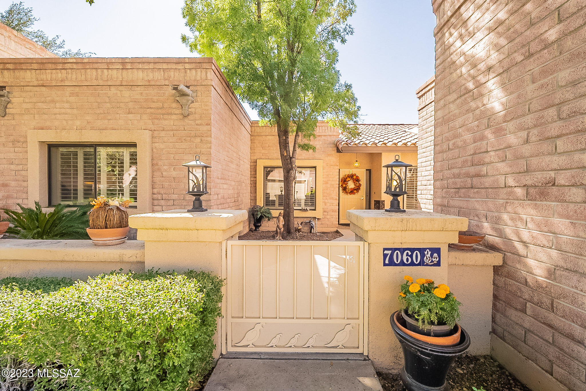 Riverbend - Sabino Canyon Road  (1-97) - Residential