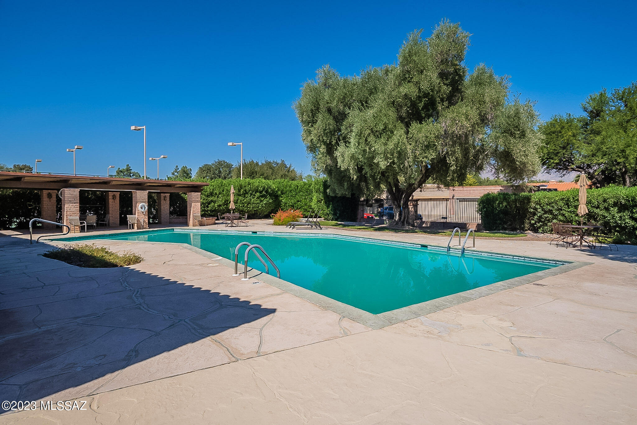Riverbend - Sabino Canyon Road  (1-97) - Residential