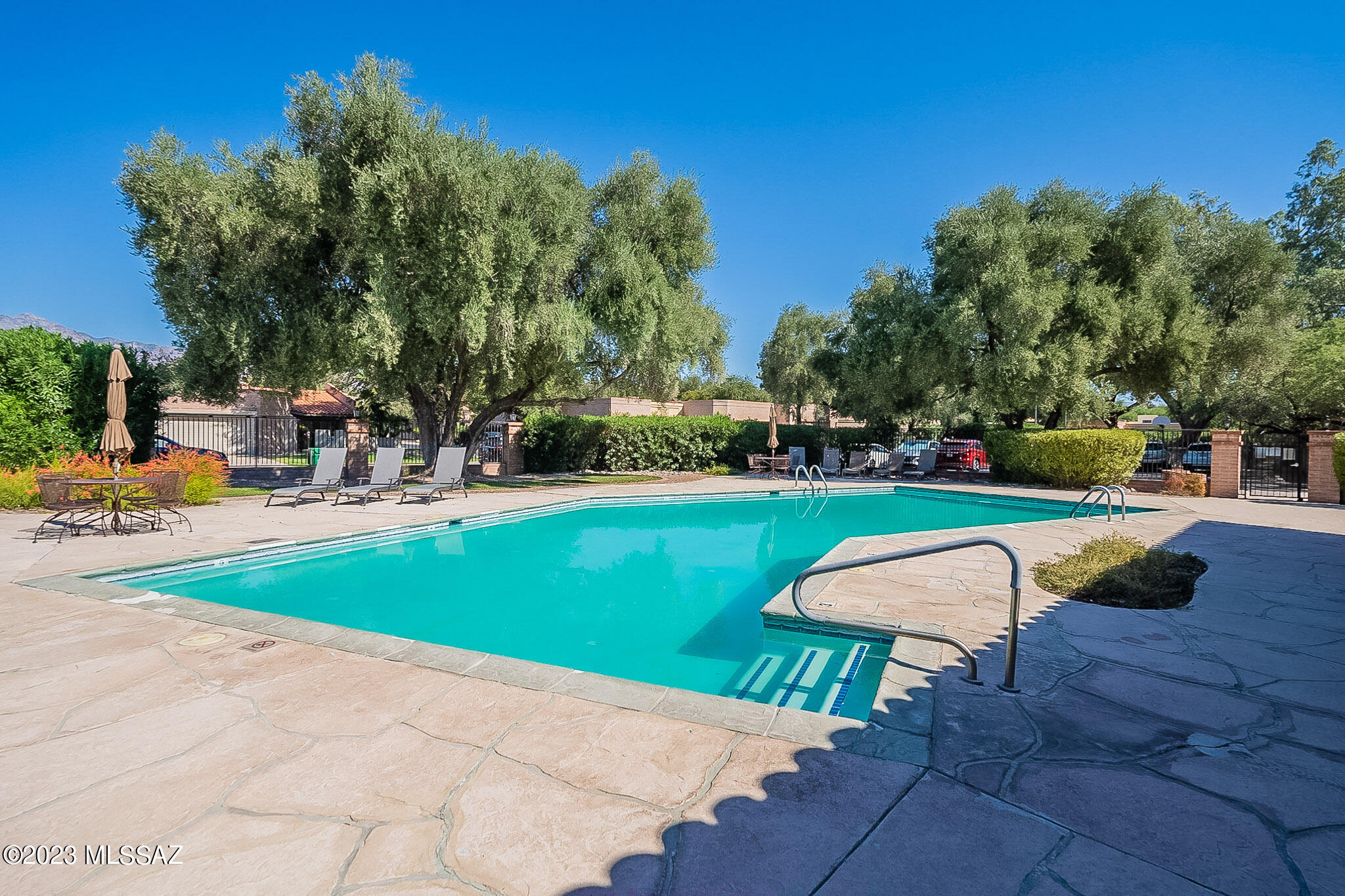 Riverbend - Sabino Canyon Road  (1-97) - Residential
