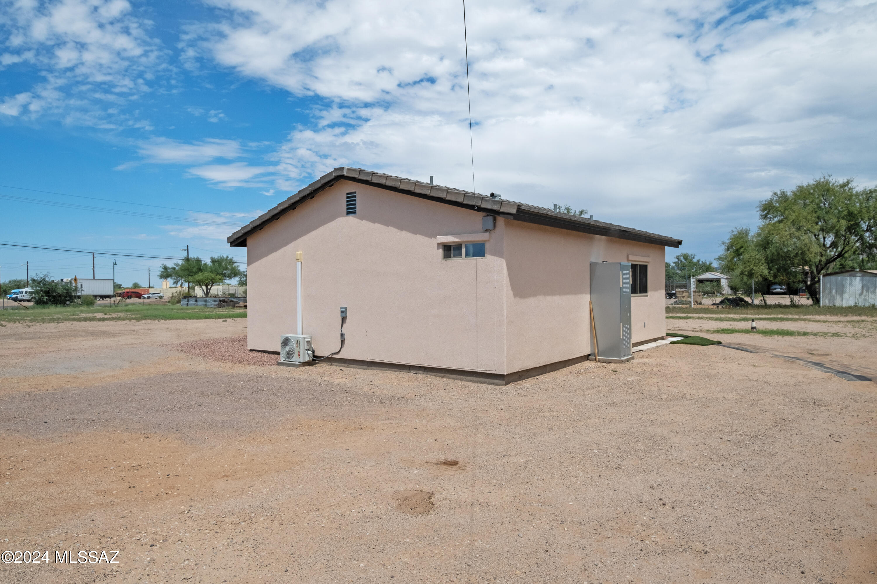 Photo 8 of 50 of 7255 S Camino De Oeste mobile home