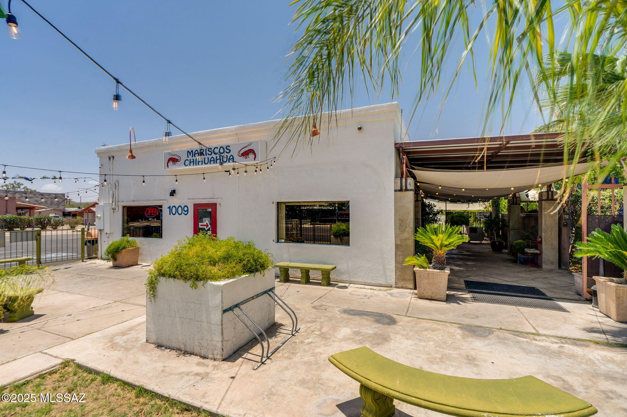1009 N Grande Avenue