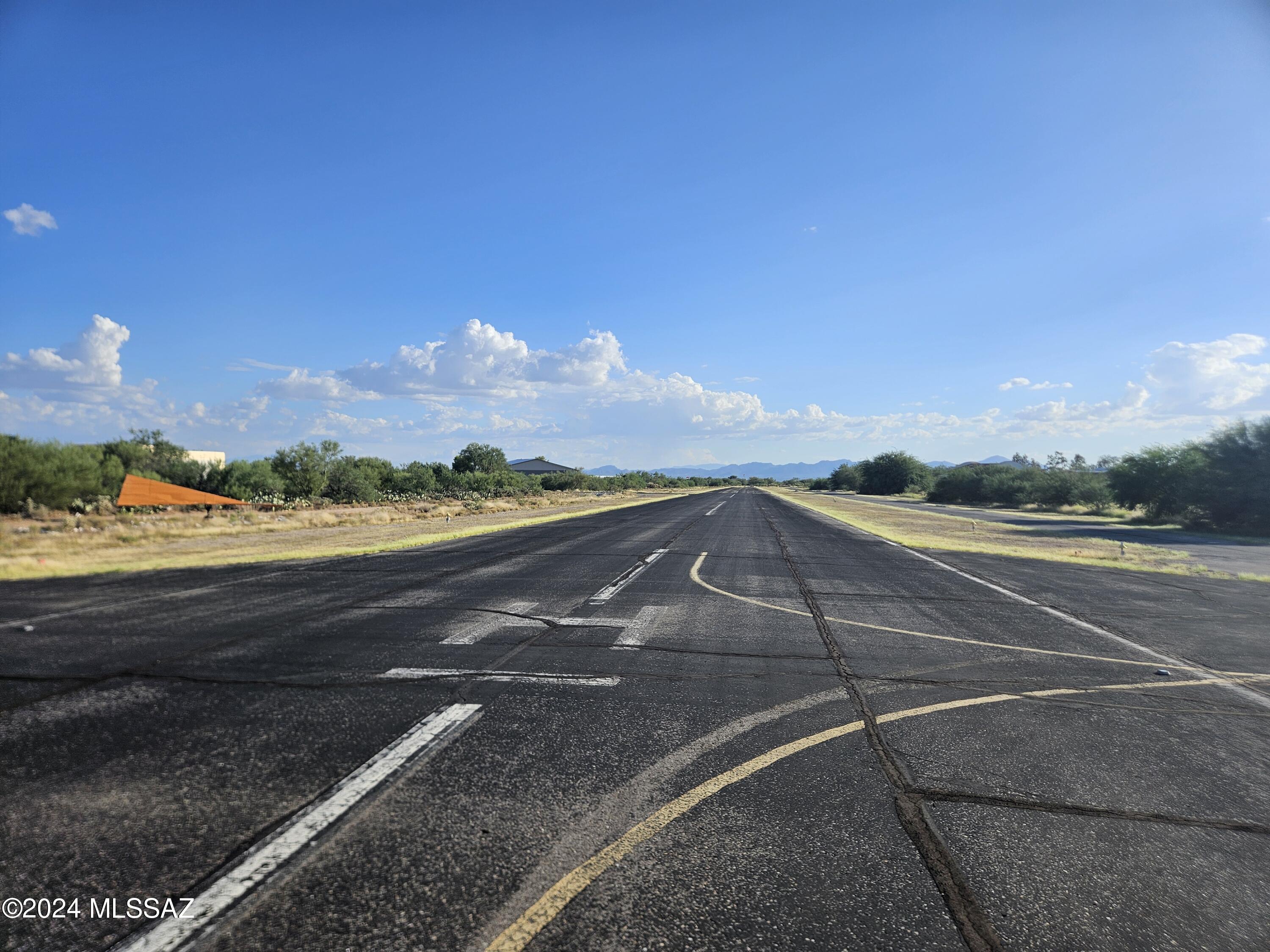 La Cholla Airpark - Residential
