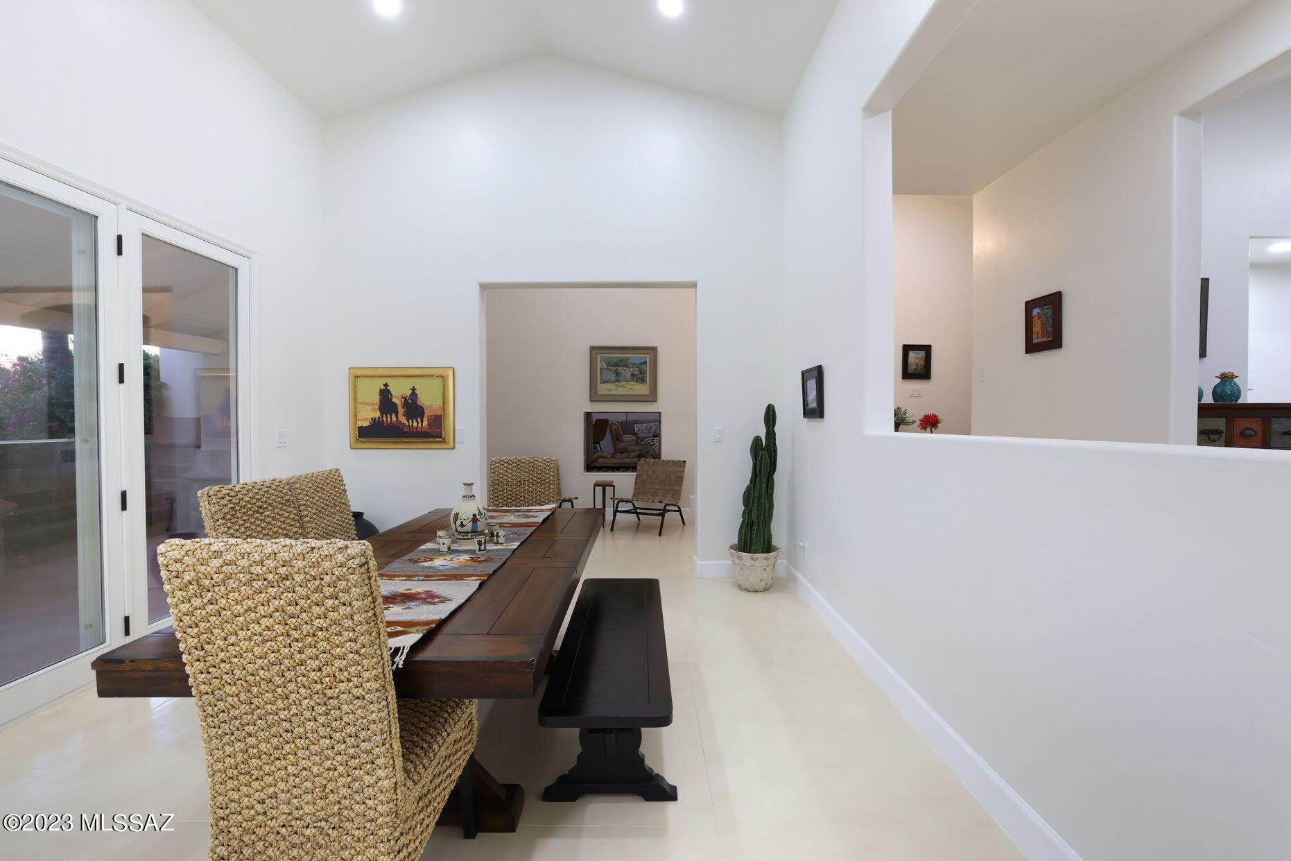 Finisterra (1-210) - Residential