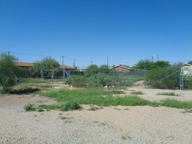 McInnes Addition - Land