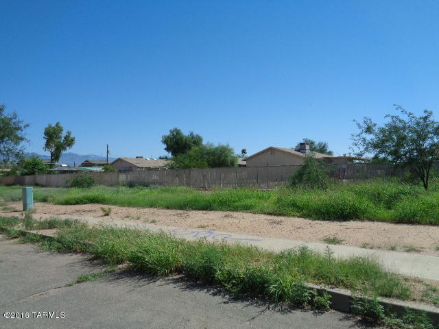McInnes Addition - Land
