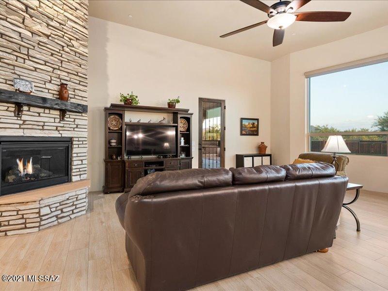 Coyote Creek (1-395) - Residential