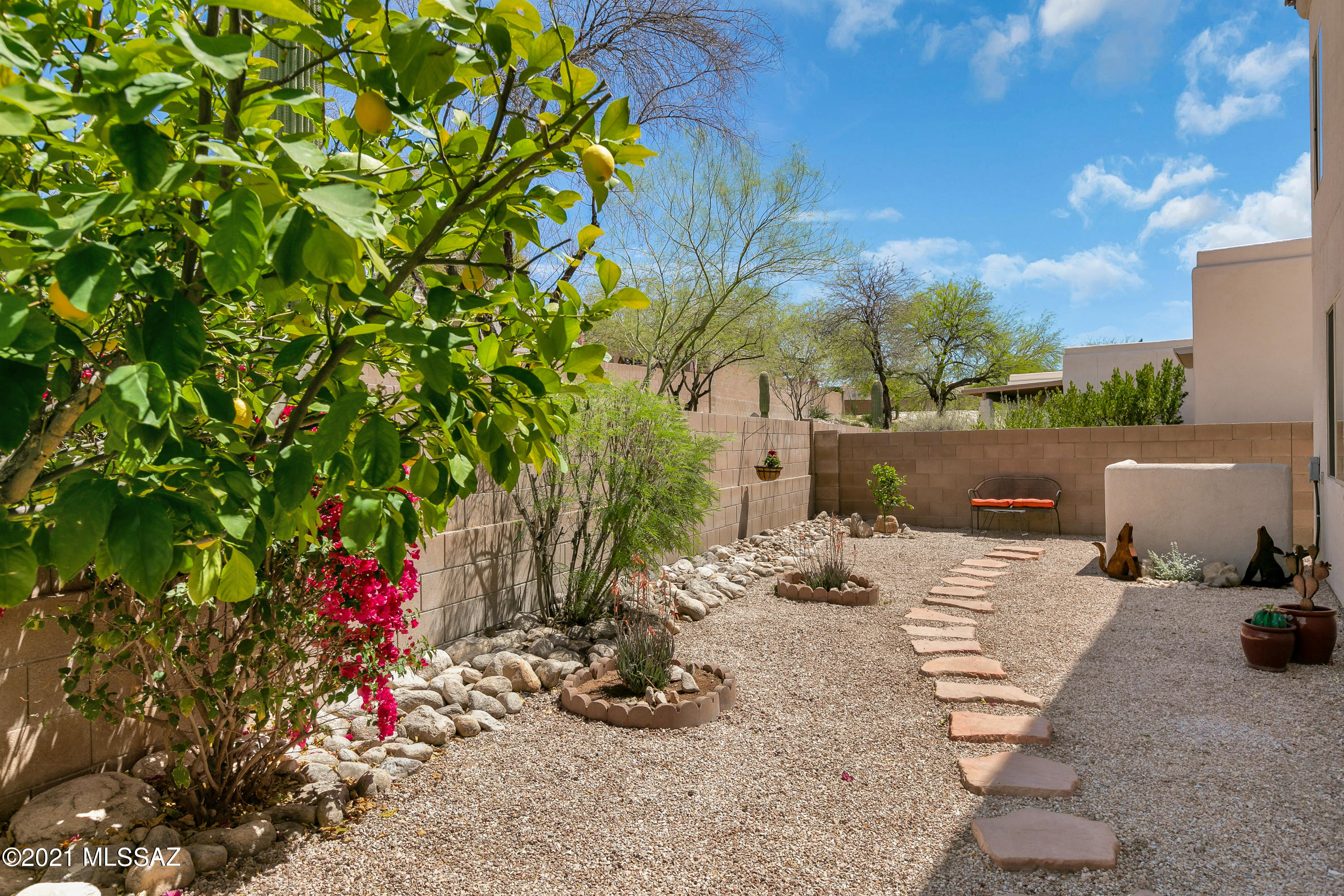 Rancho Lomas (1-81) - Residential