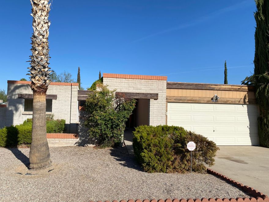 Excellent good-bone 3 bedroom 2 bath home with living room, family room and 2 car garage.  Nice north facing backyard.  Great value for this fix-up, that could benefit from some updating.  HVAC appears to be newer.