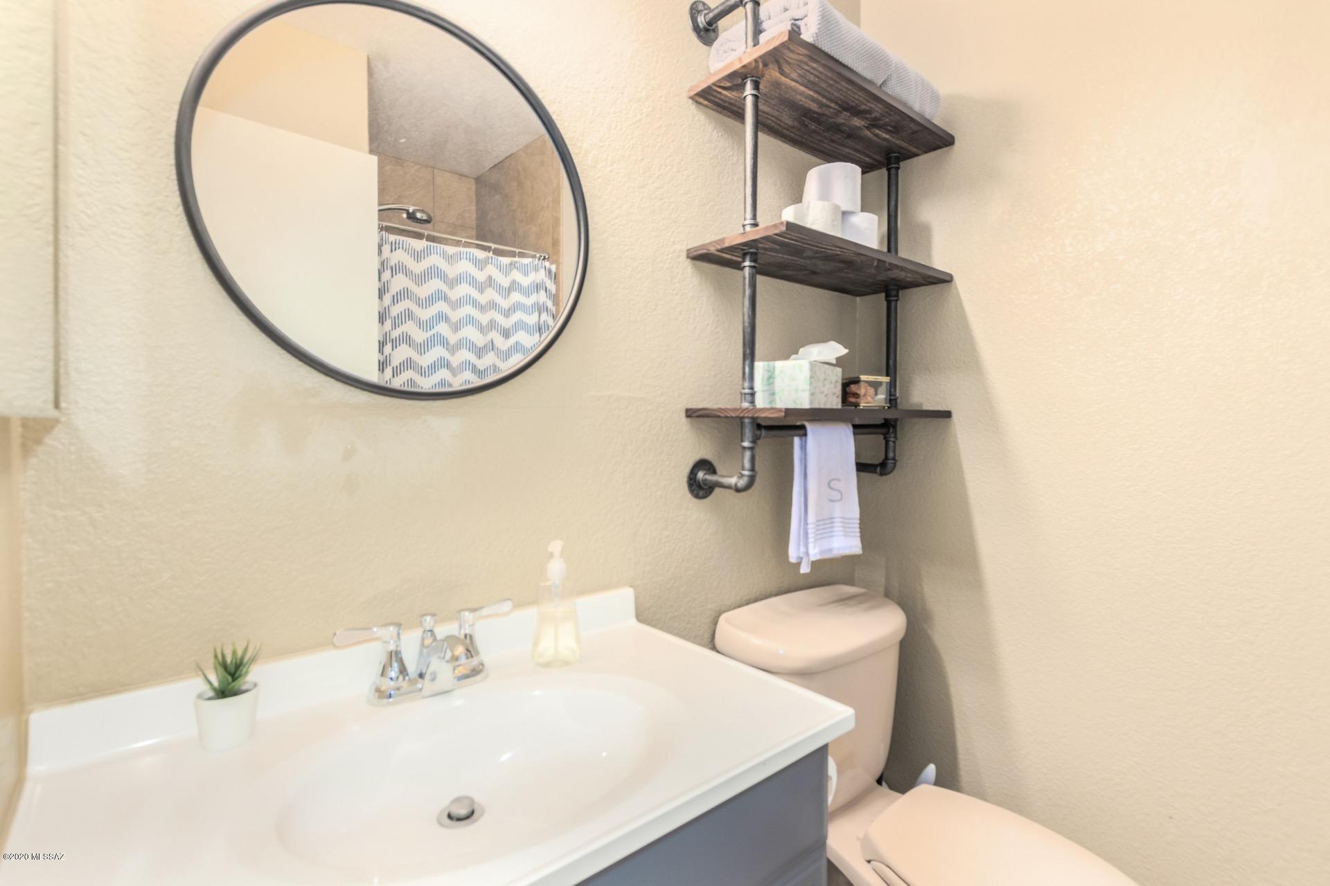 Country Club View Condos. - Residential
