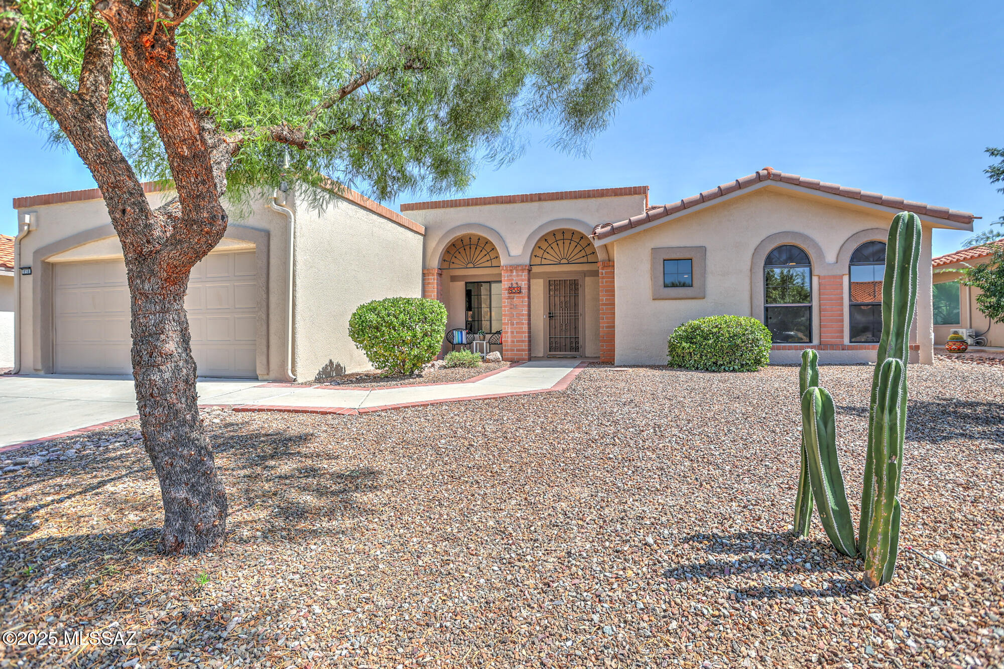 858 E Crown Ridge Drive