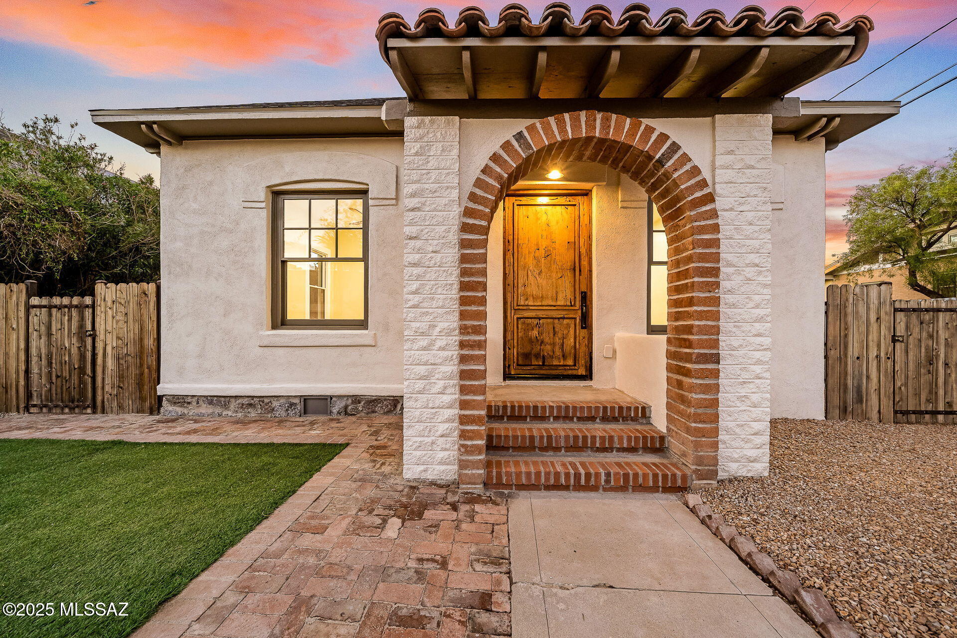 215 E University Boulevard