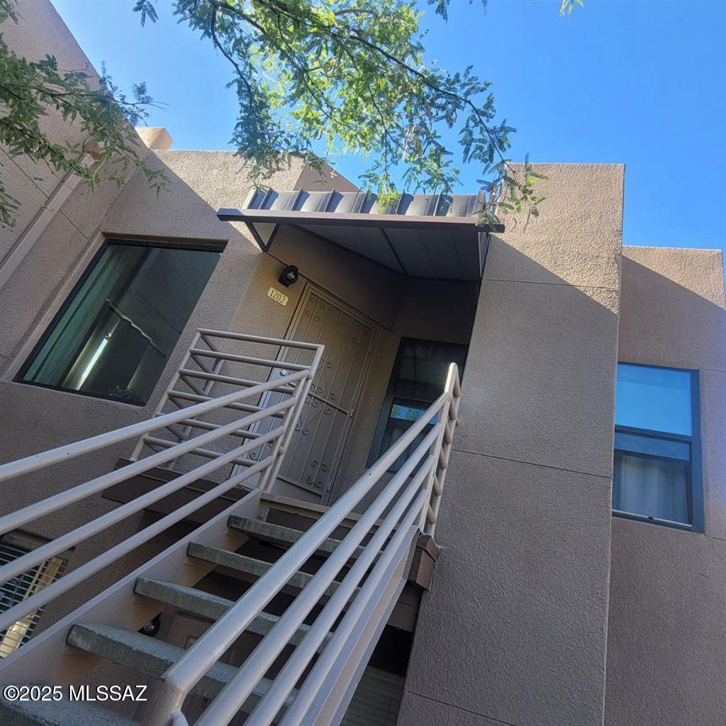 6655 N Canyon Crest Drive 1202
