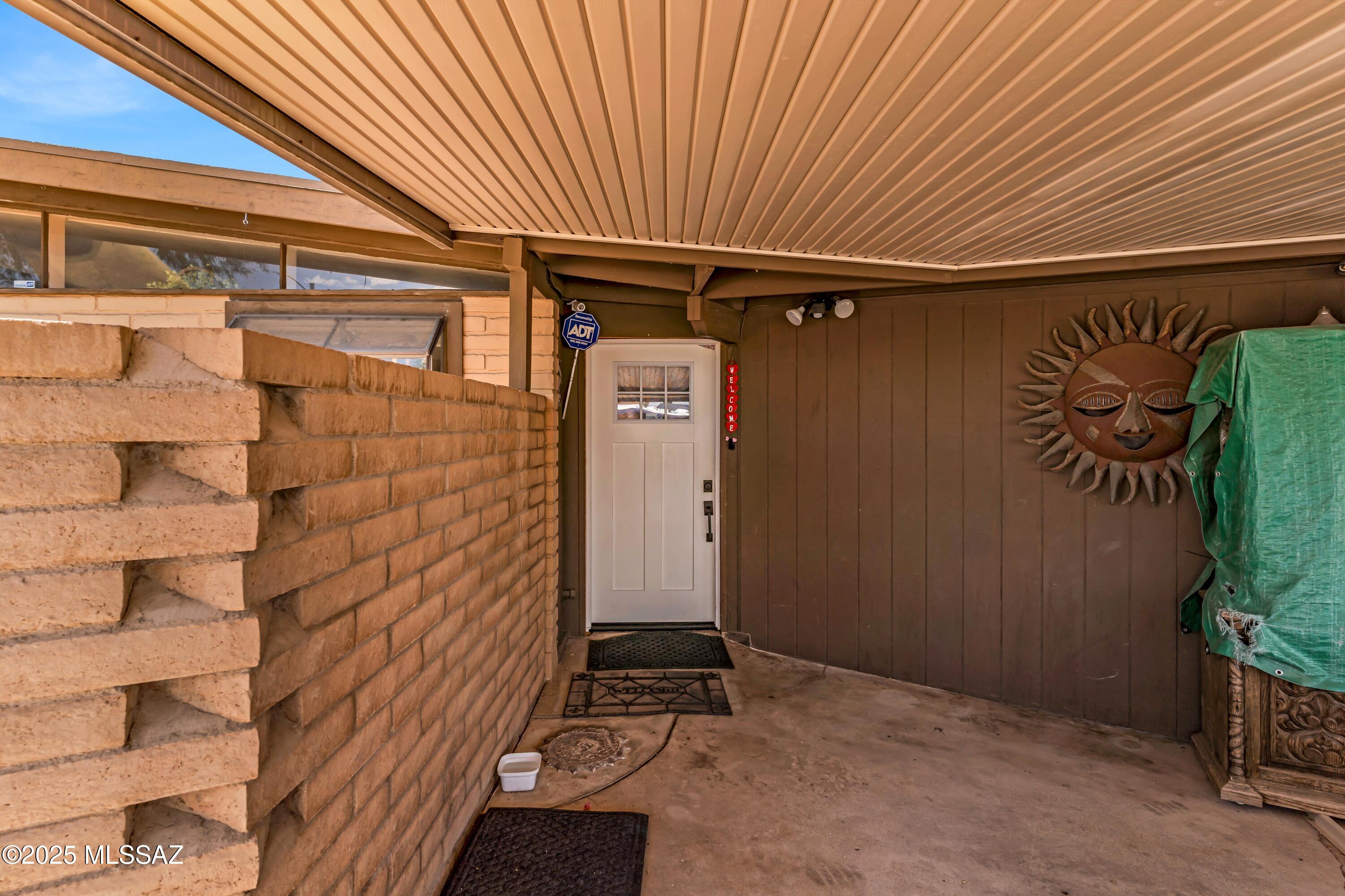 6912 E Bonnie Brae Drive