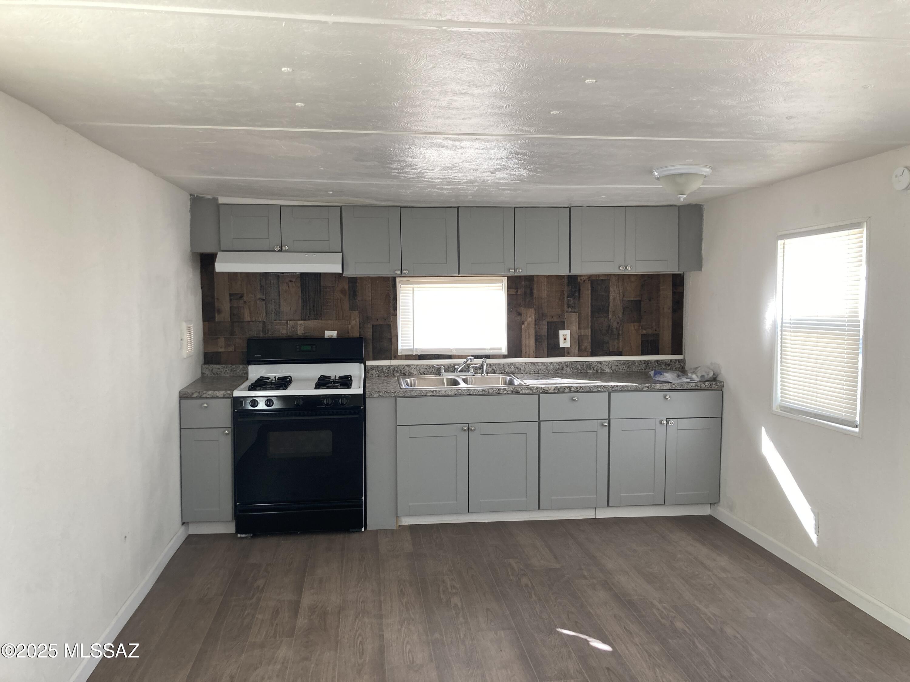 1741 W Wetmore Road 3