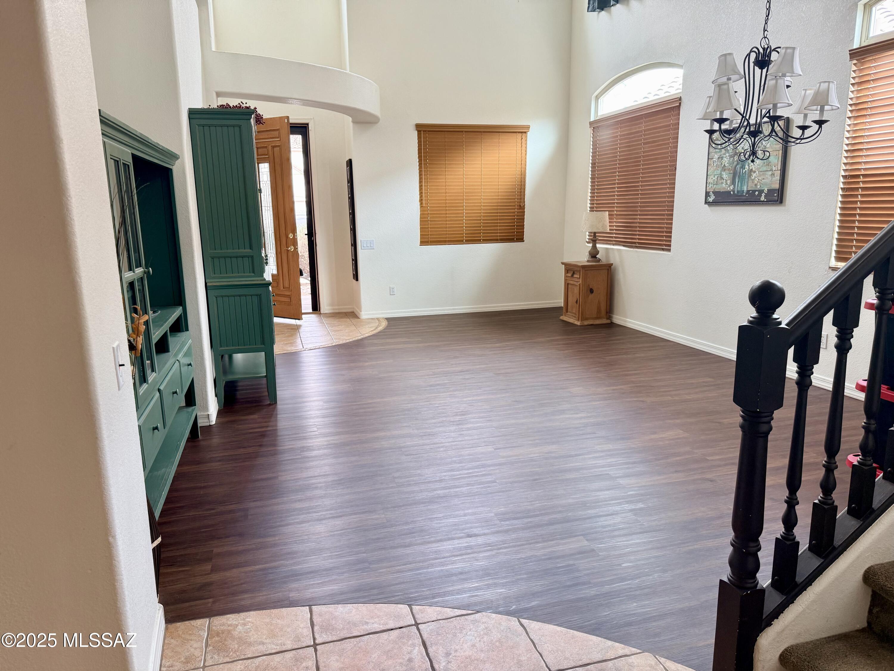 967 W Thornbush Place