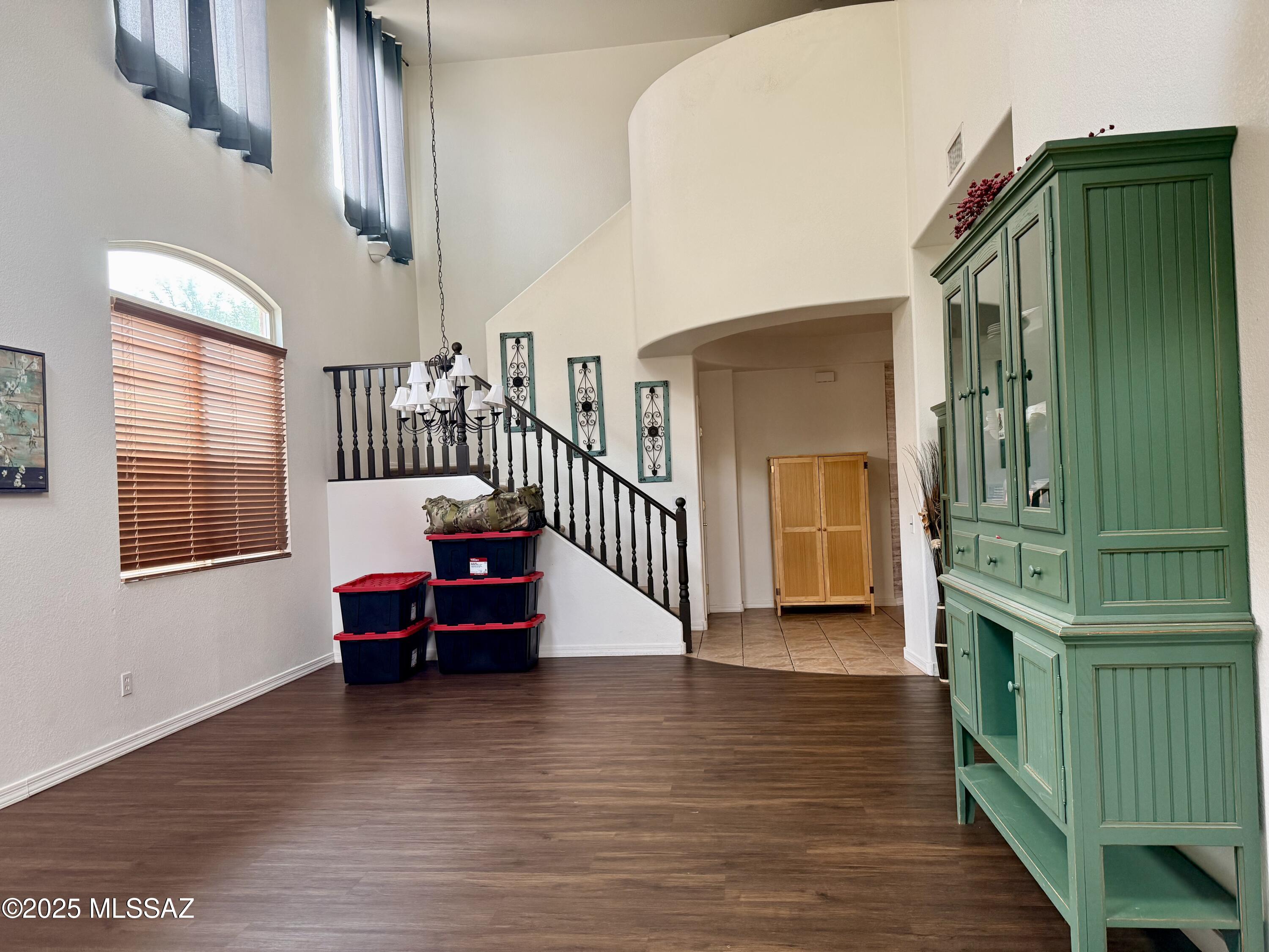 967 W Thornbush Place