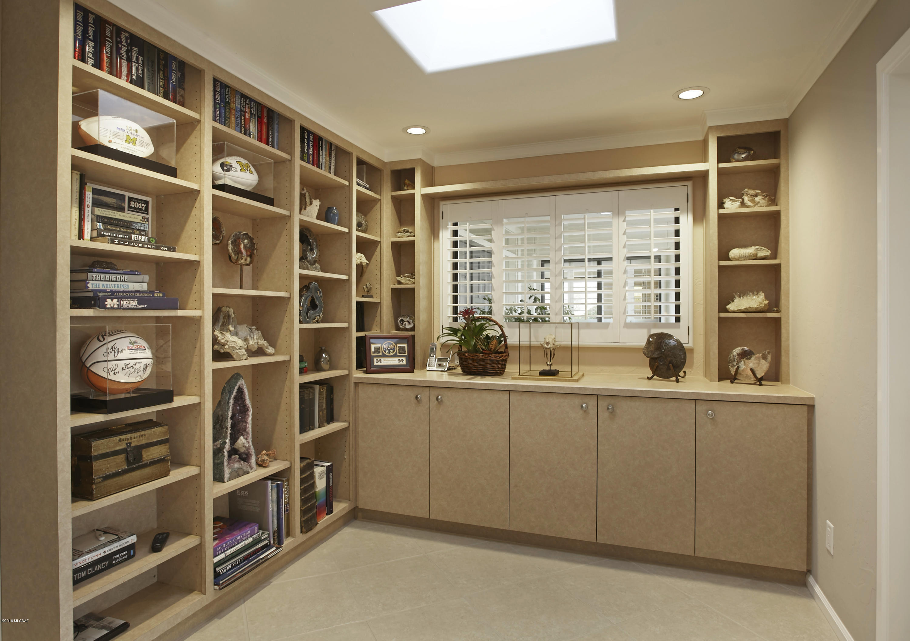 Finisterra (1-210) - Residential