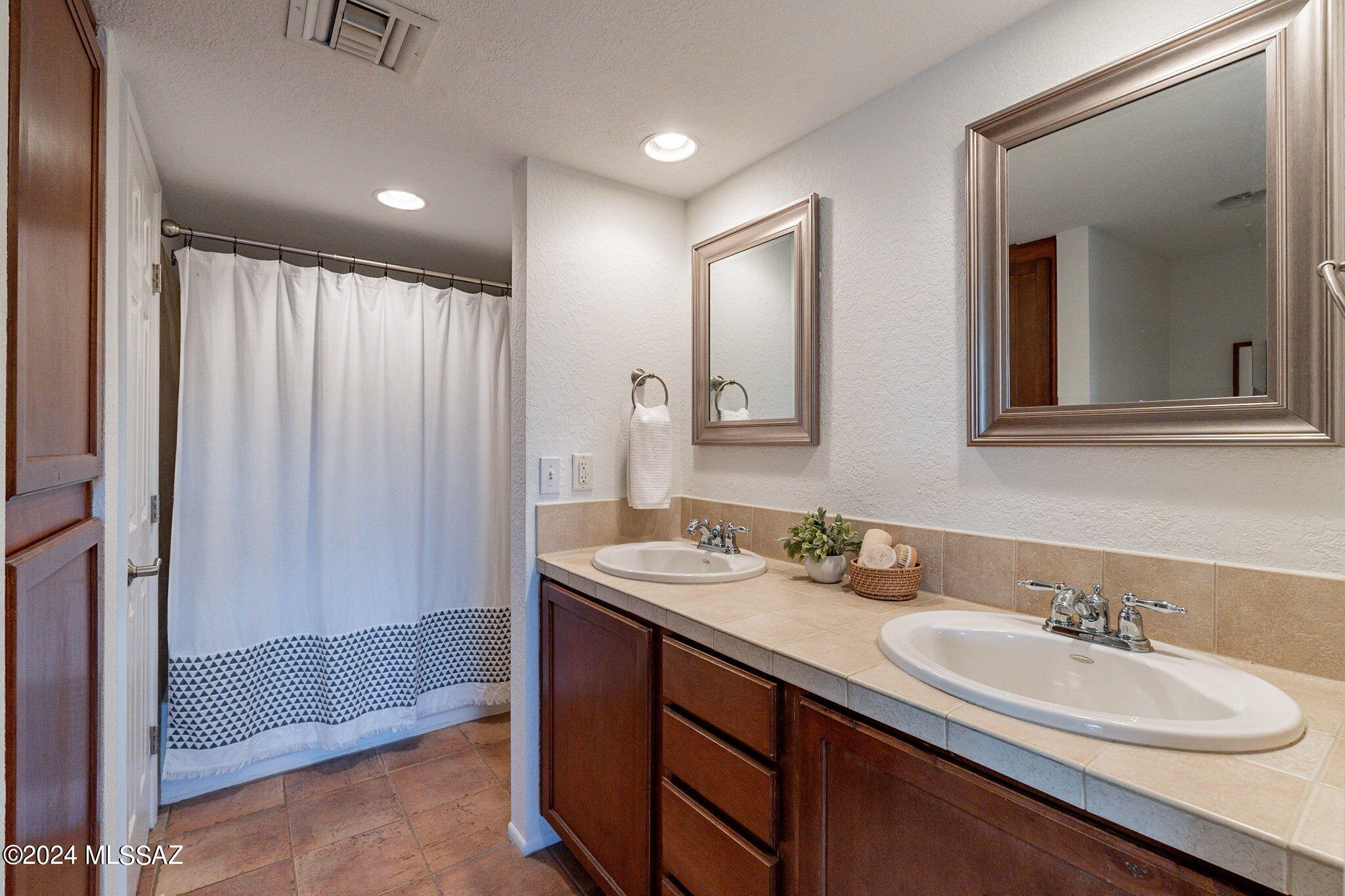 Ventana Vista Condominiums - Residential