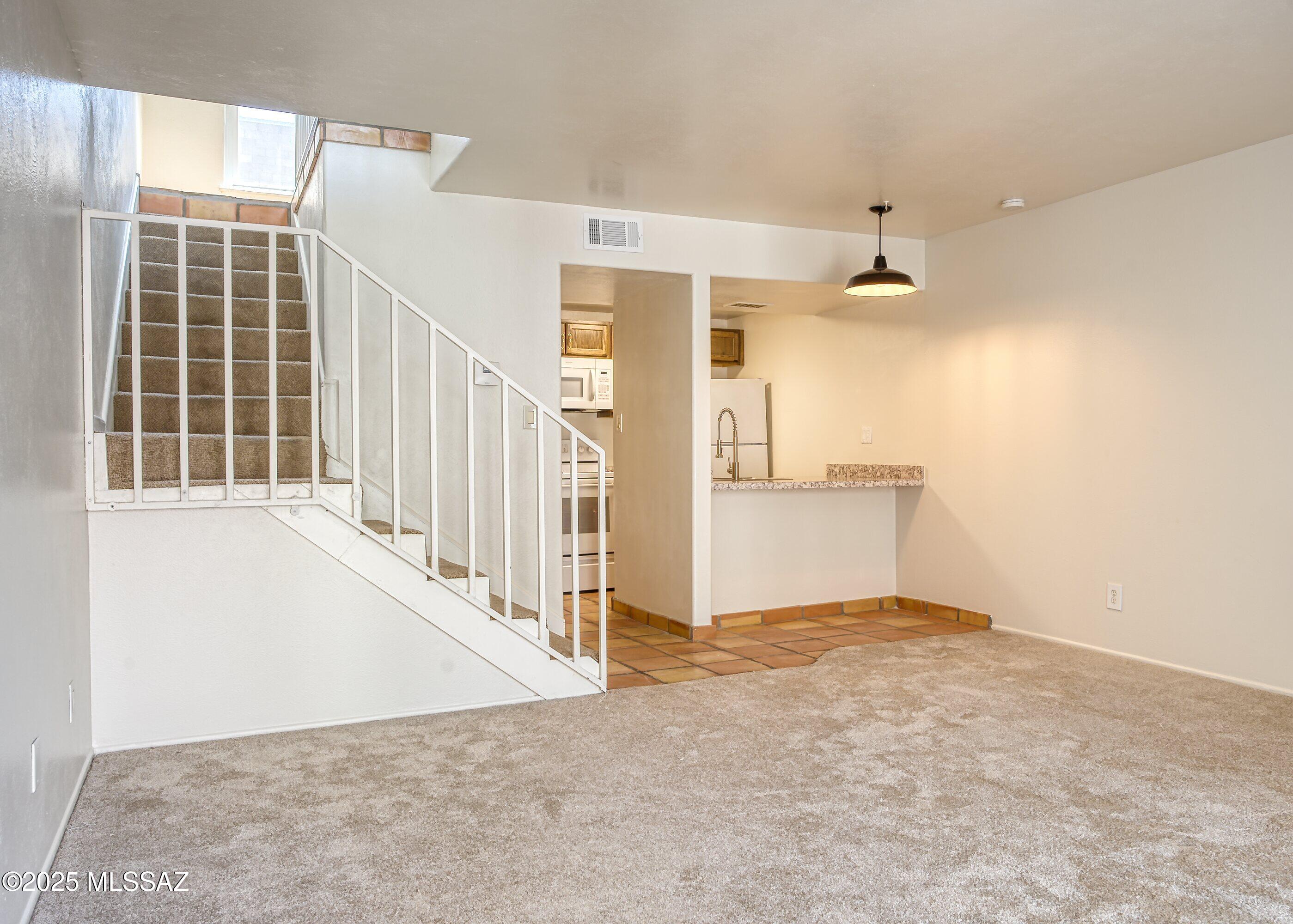 1600 N Wilmot Road UNIT 327
