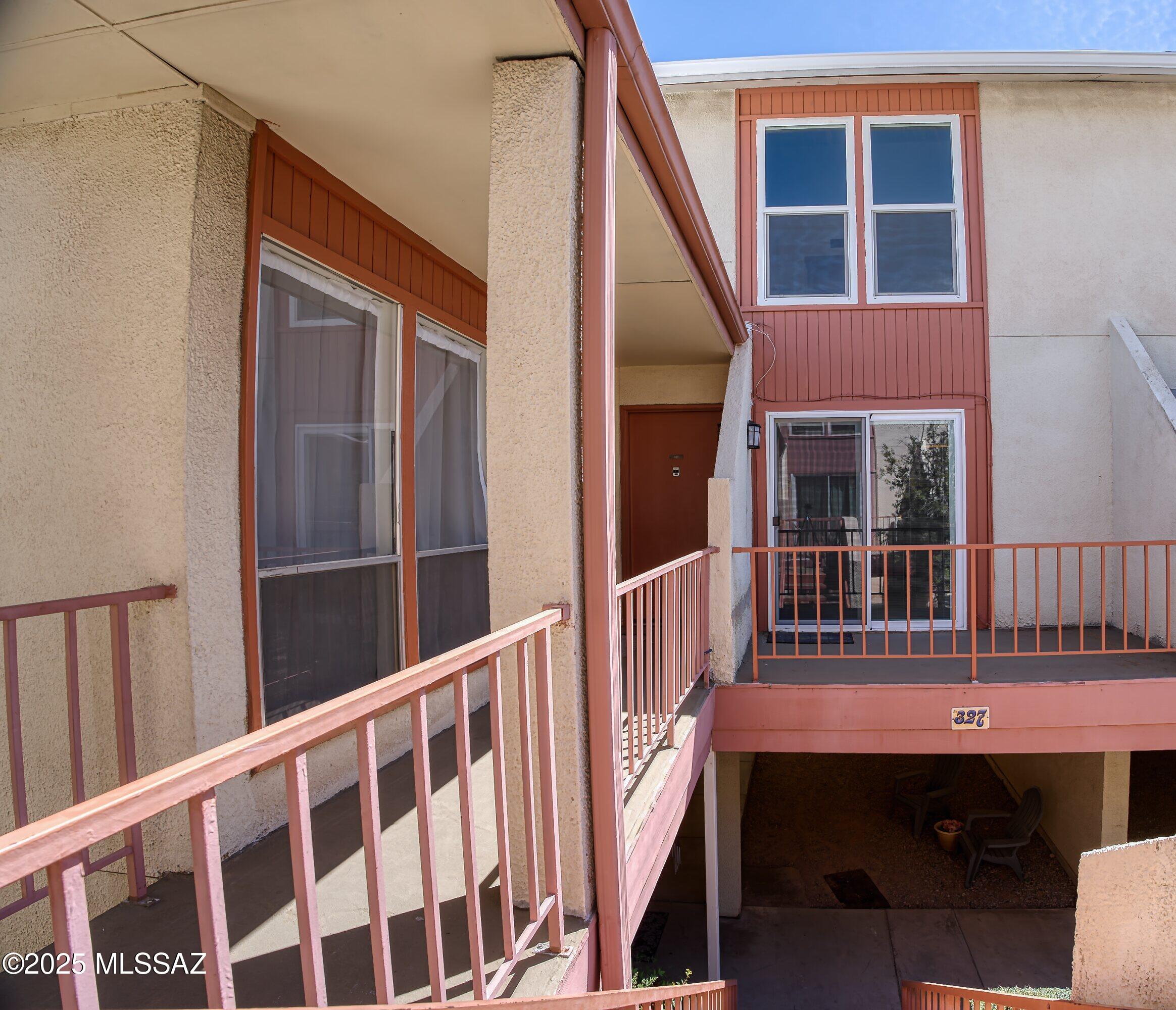 1600 N Wilmot Road UNIT 327