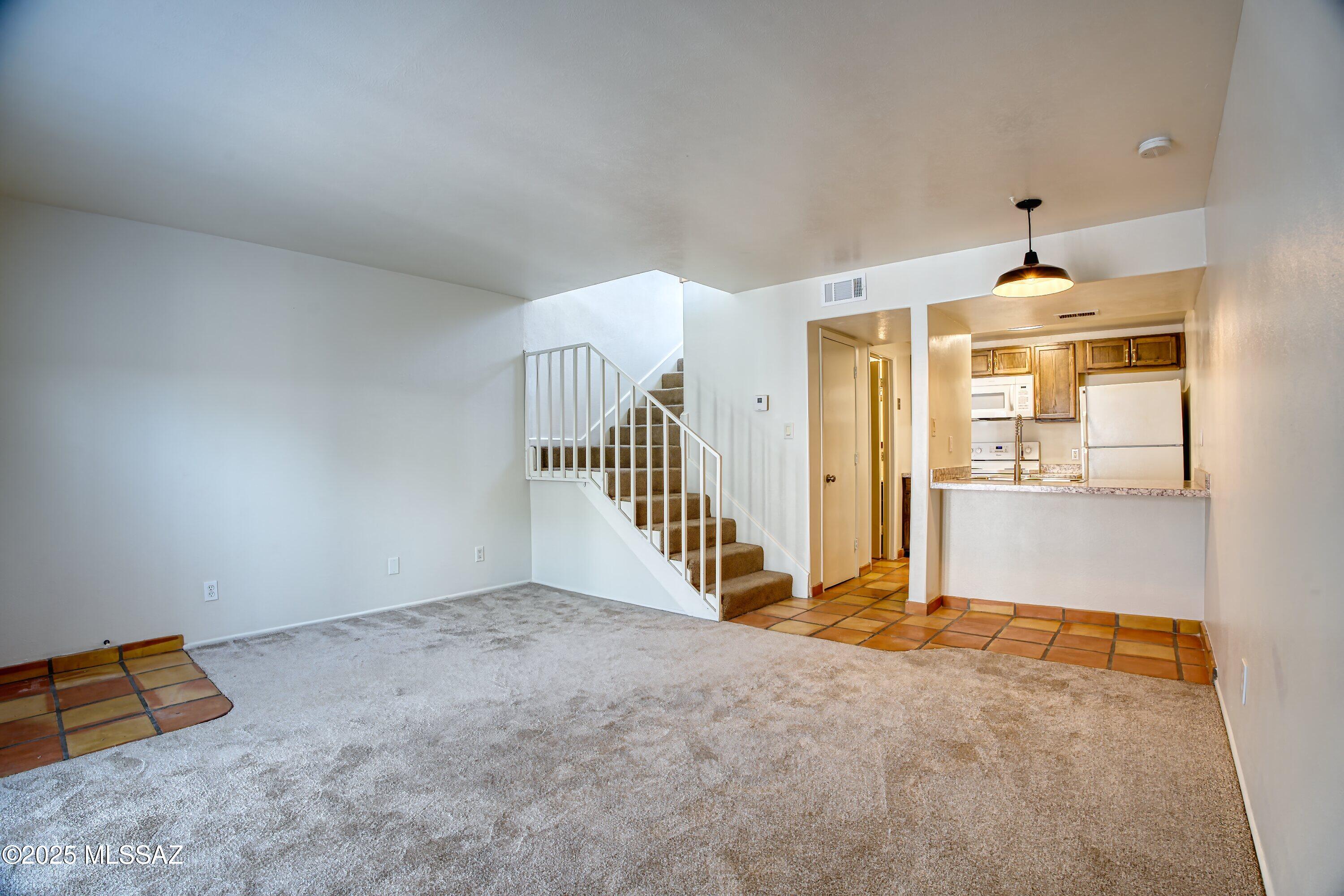 1600 N Wilmot Road UNIT 327