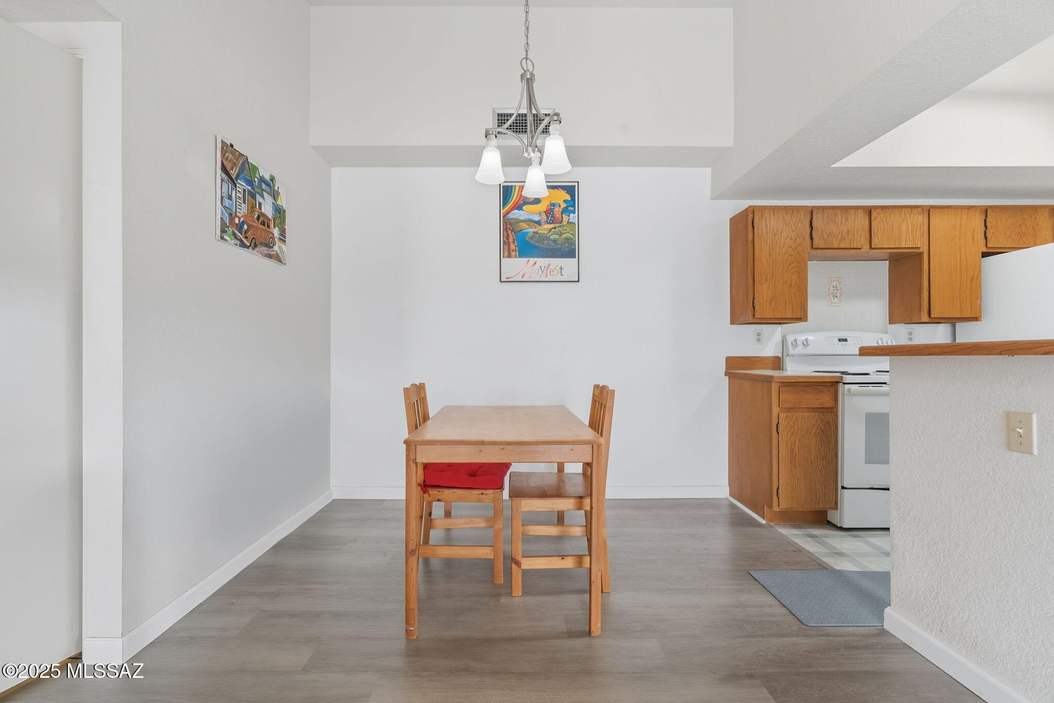 Summertree Condominiums (1-224) - Residential