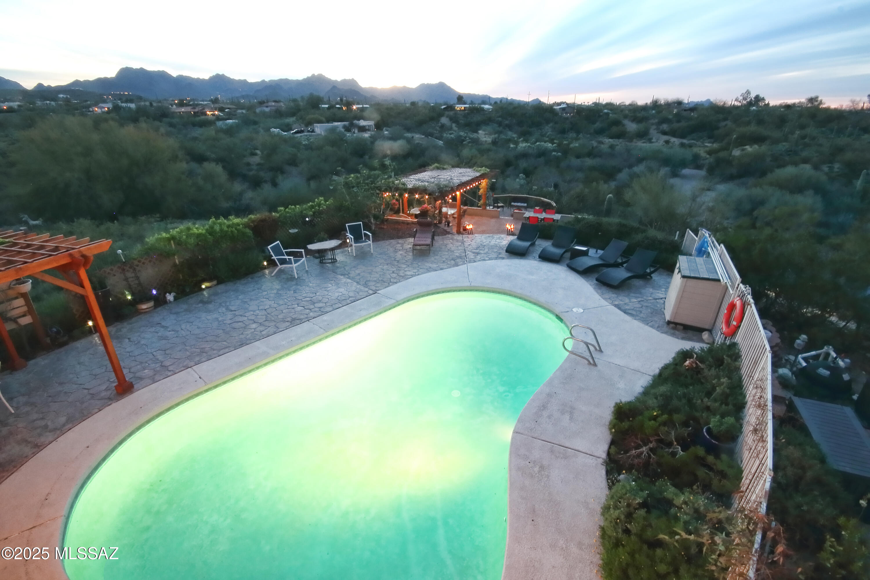 3086 W Avenida Cresta