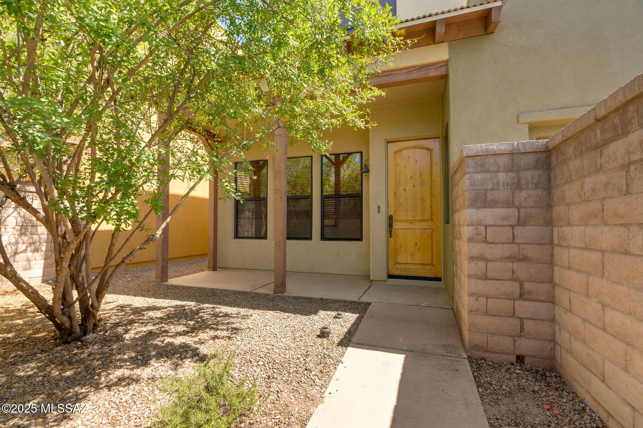 139 E Castlefield Circle