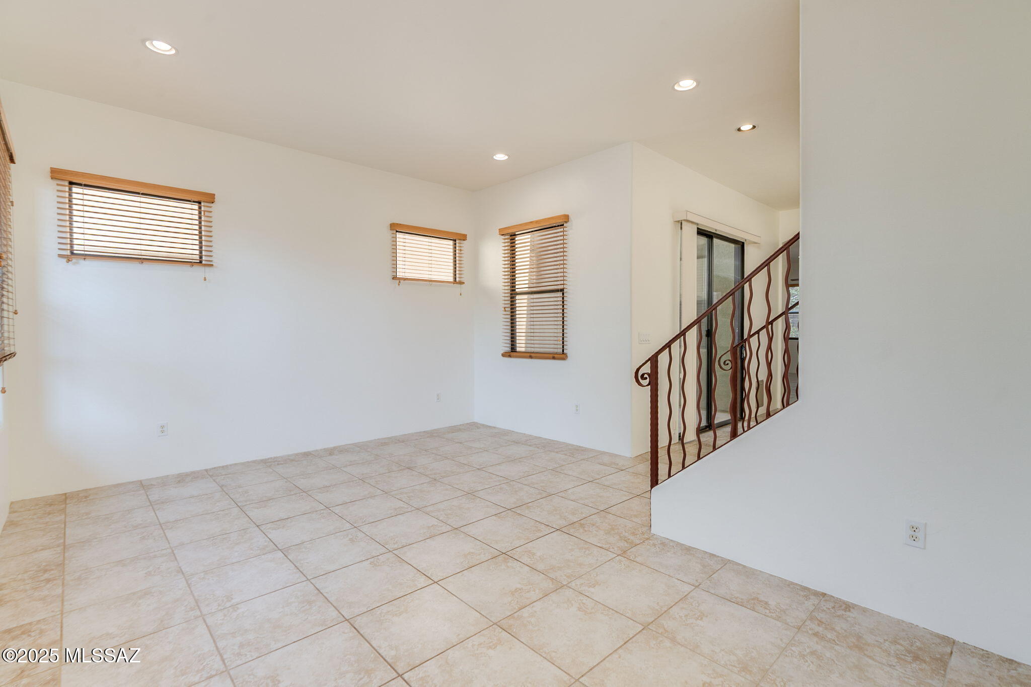 139 E Castlefield Circle