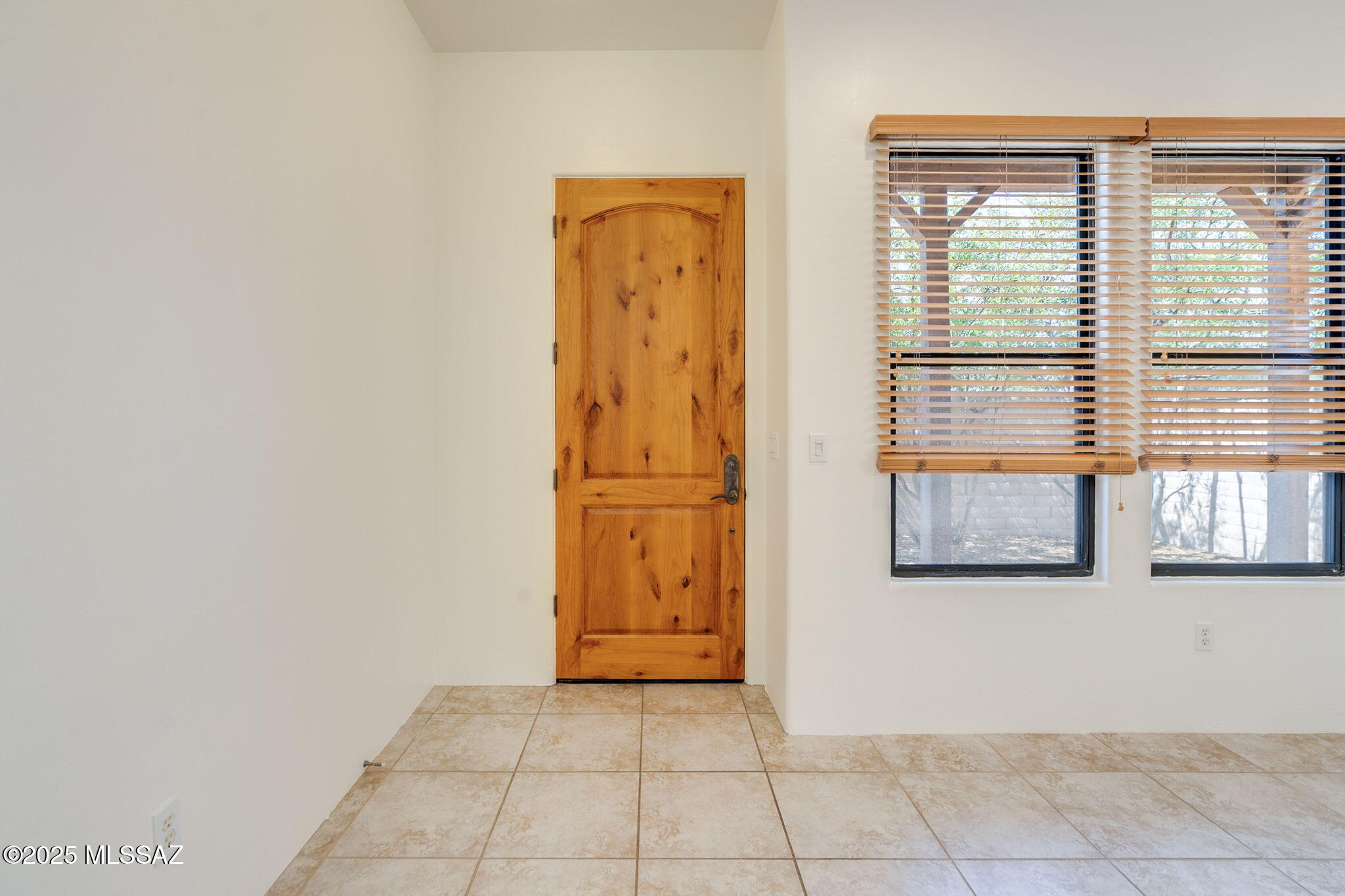 139 E Castlefield Circle