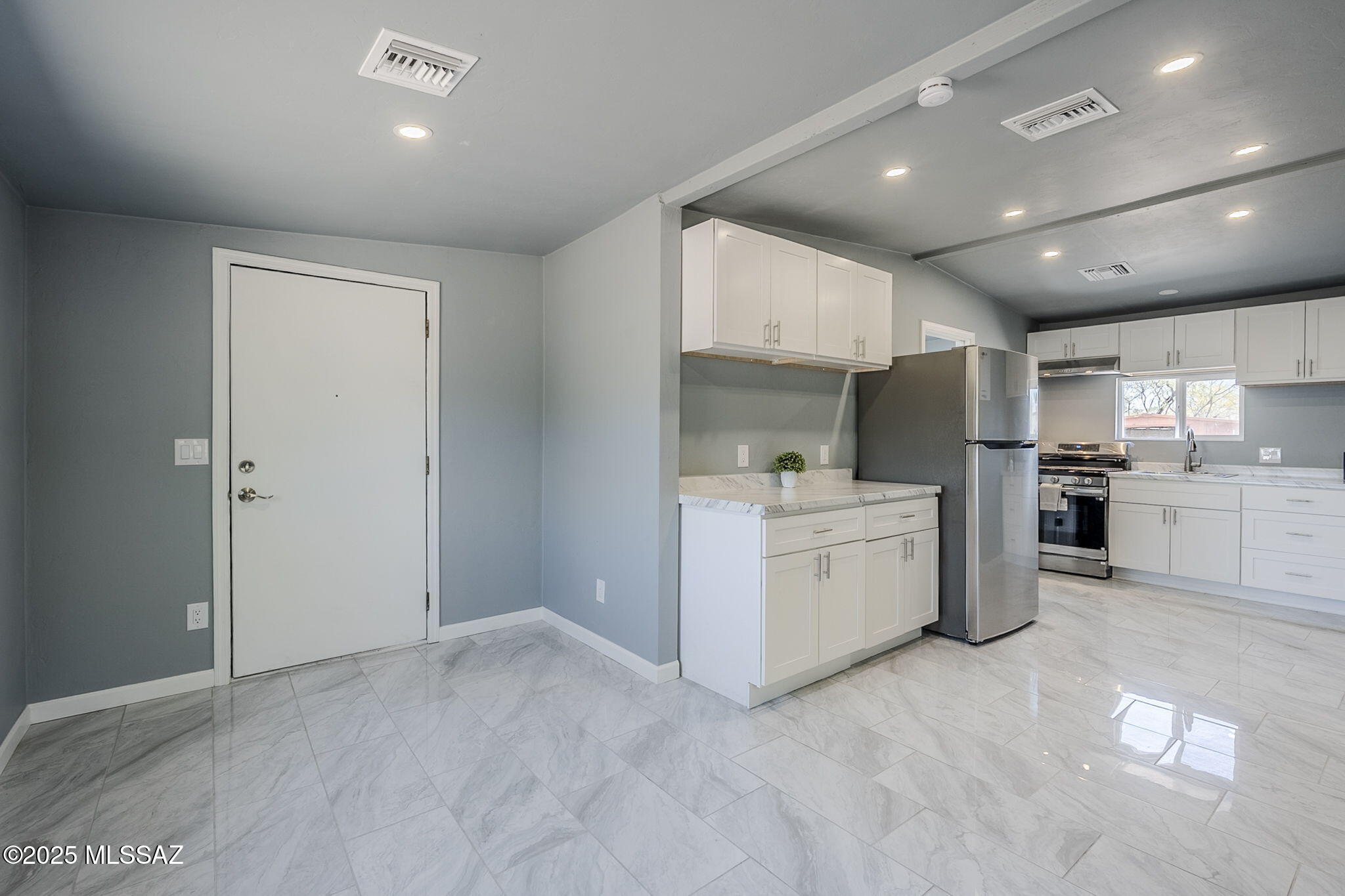 2611 W Quail Road