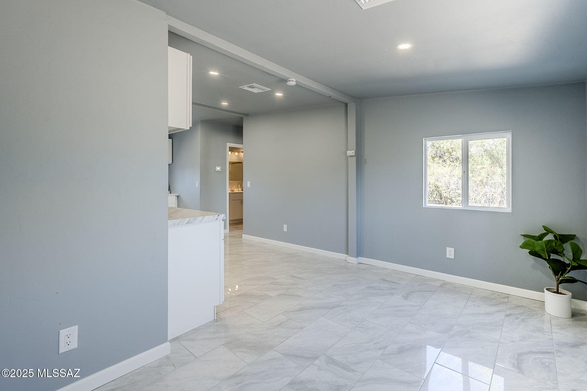 2611 W Quail Road