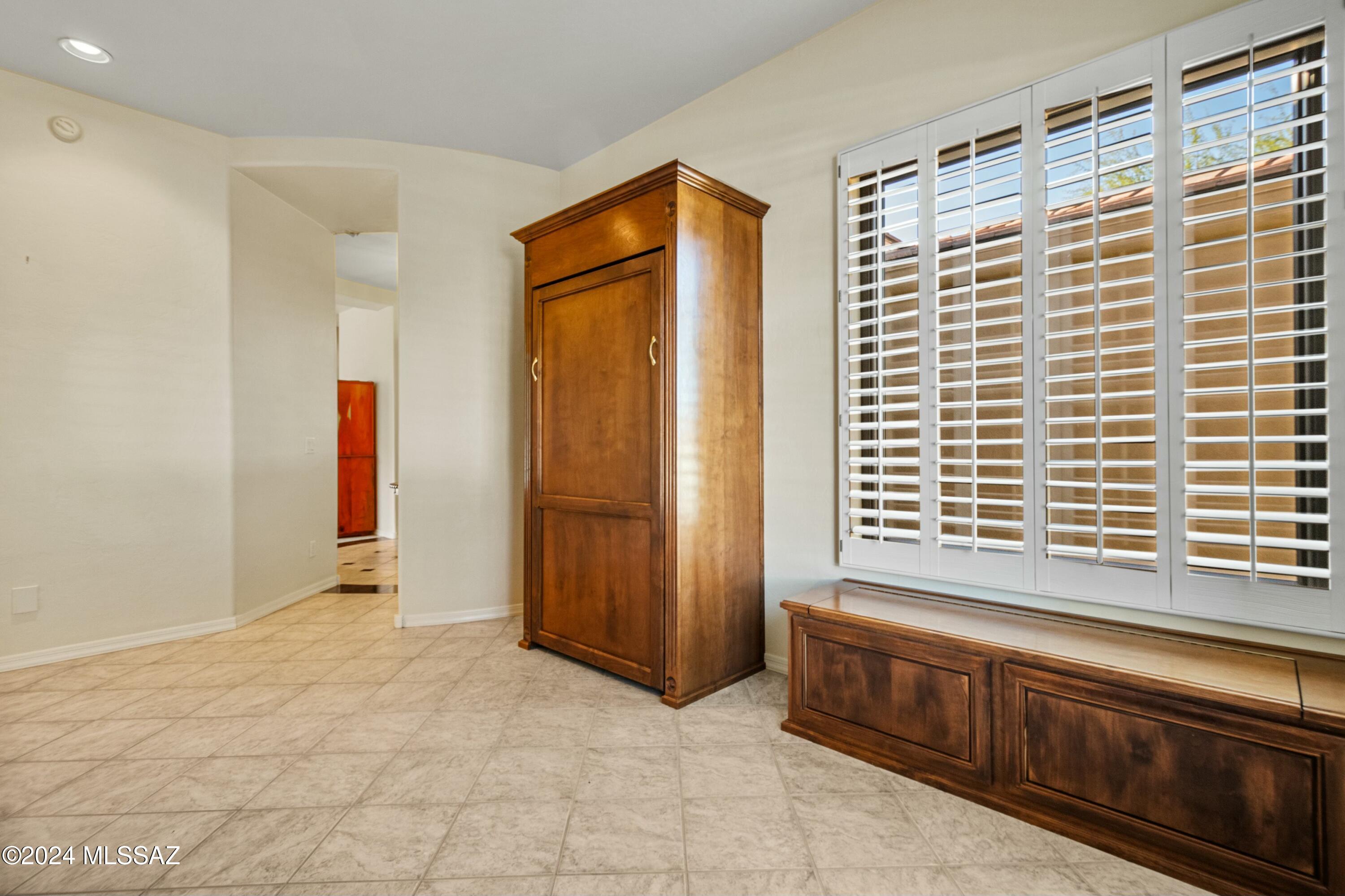Sabino Mountain (1-290) - Residential