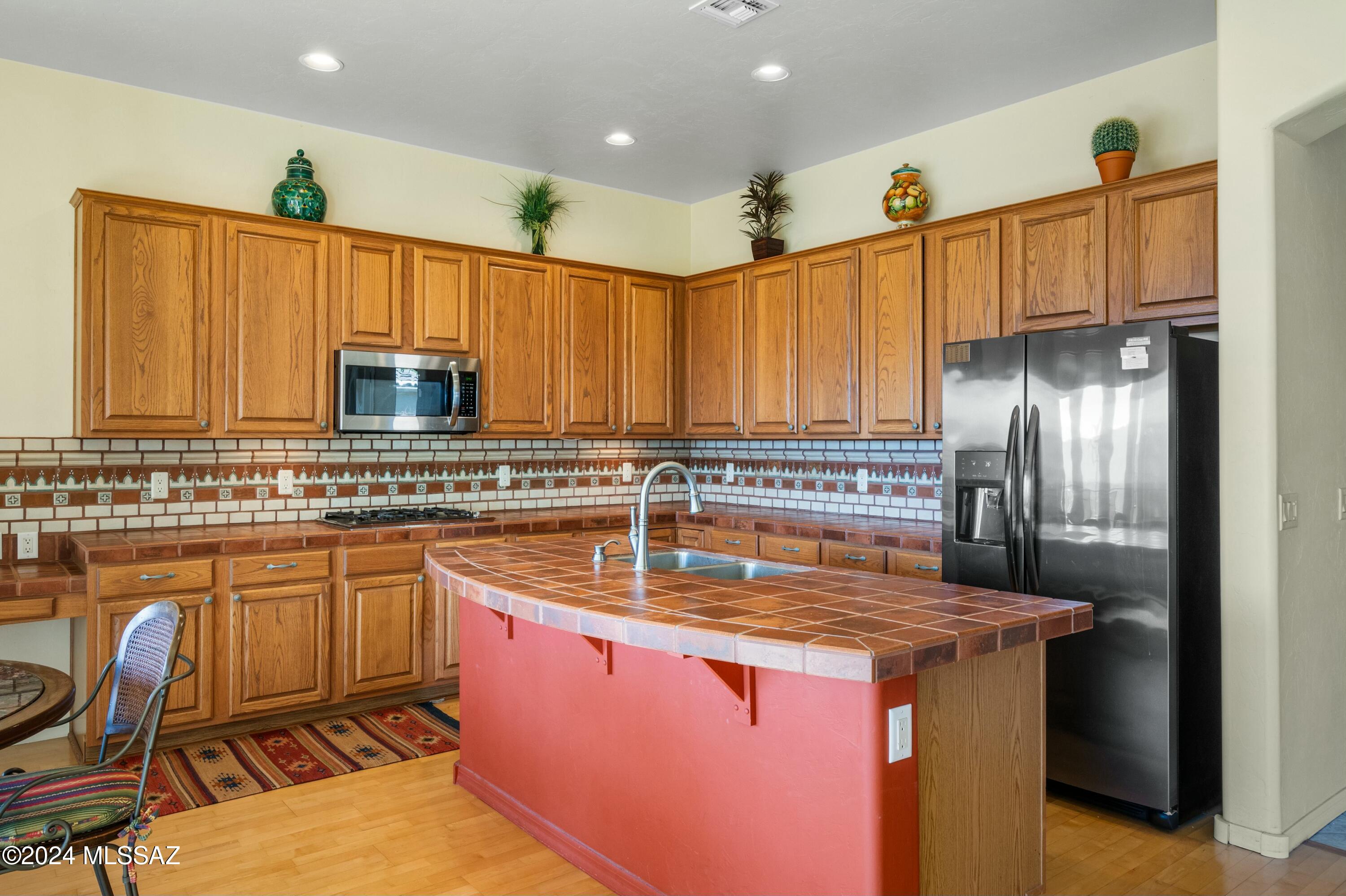 Sabino Mountain (1-290) - Residential