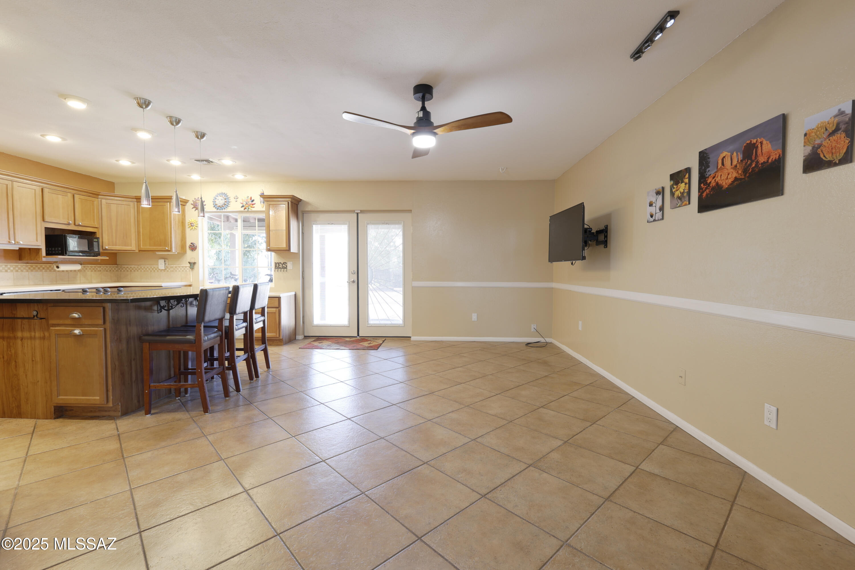 2731 N Dos Hombres Road