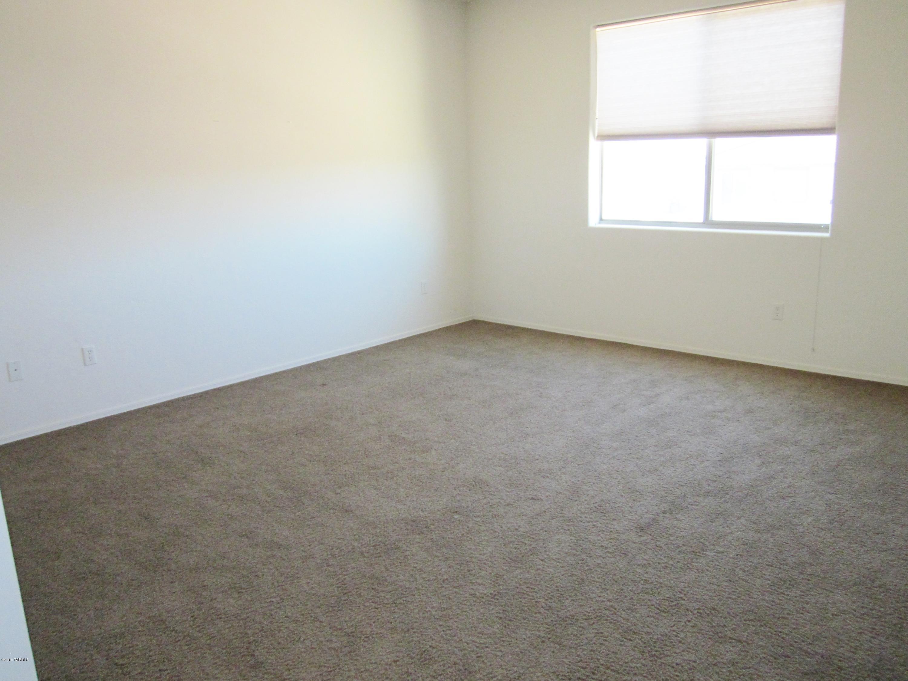 Rancho Del Lago (B37-38) - Residential Lease