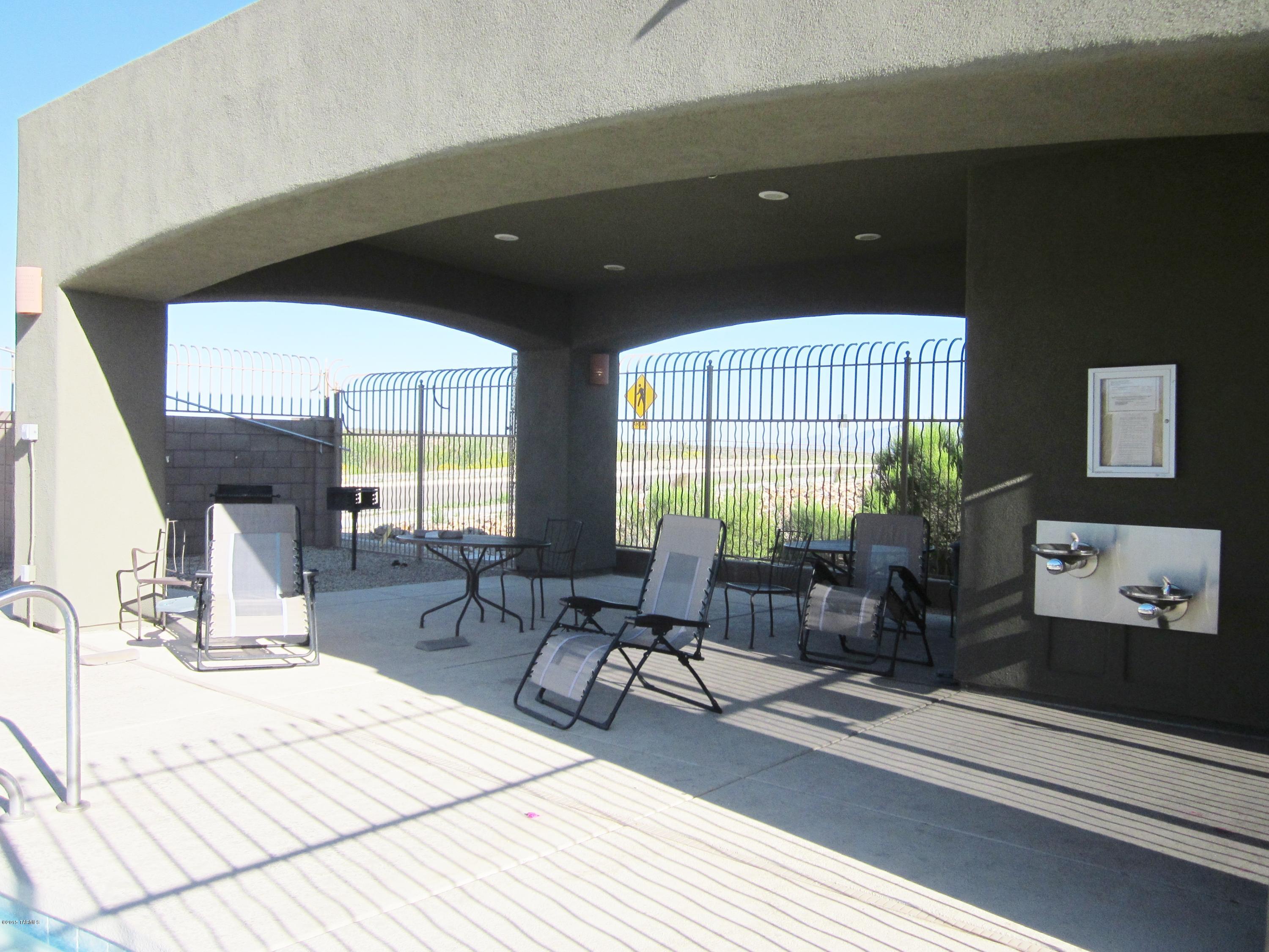 Rancho Del Lago (B37-38) - Residential Lease