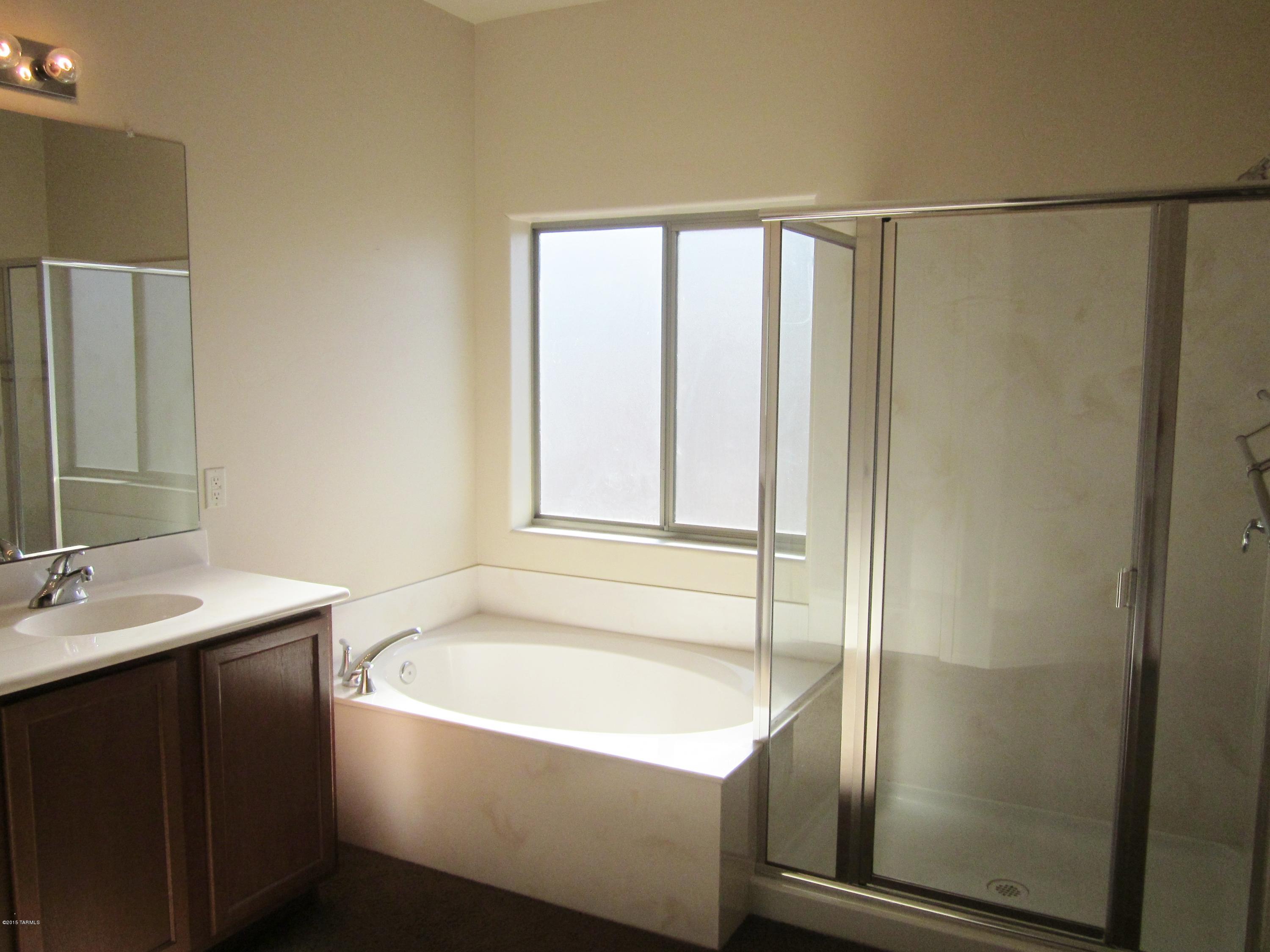 Rancho Del Lago (B37-38) - Residential Lease