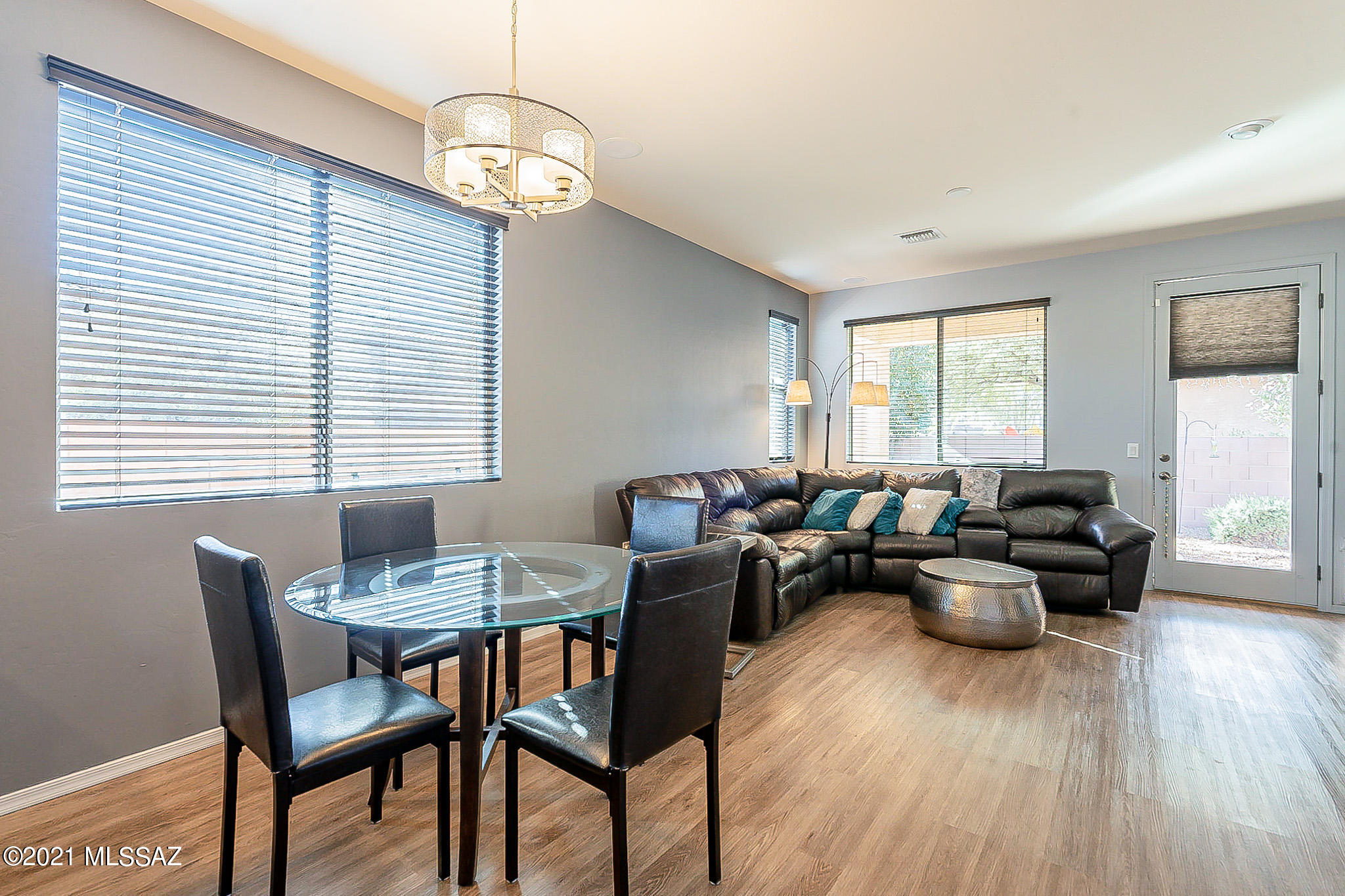Paseo del Rio - Residential