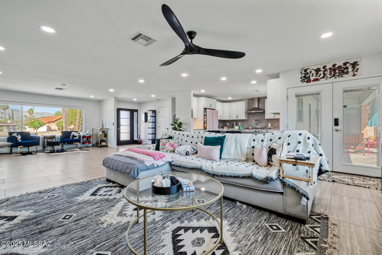 3454 E Calle Del Prado
