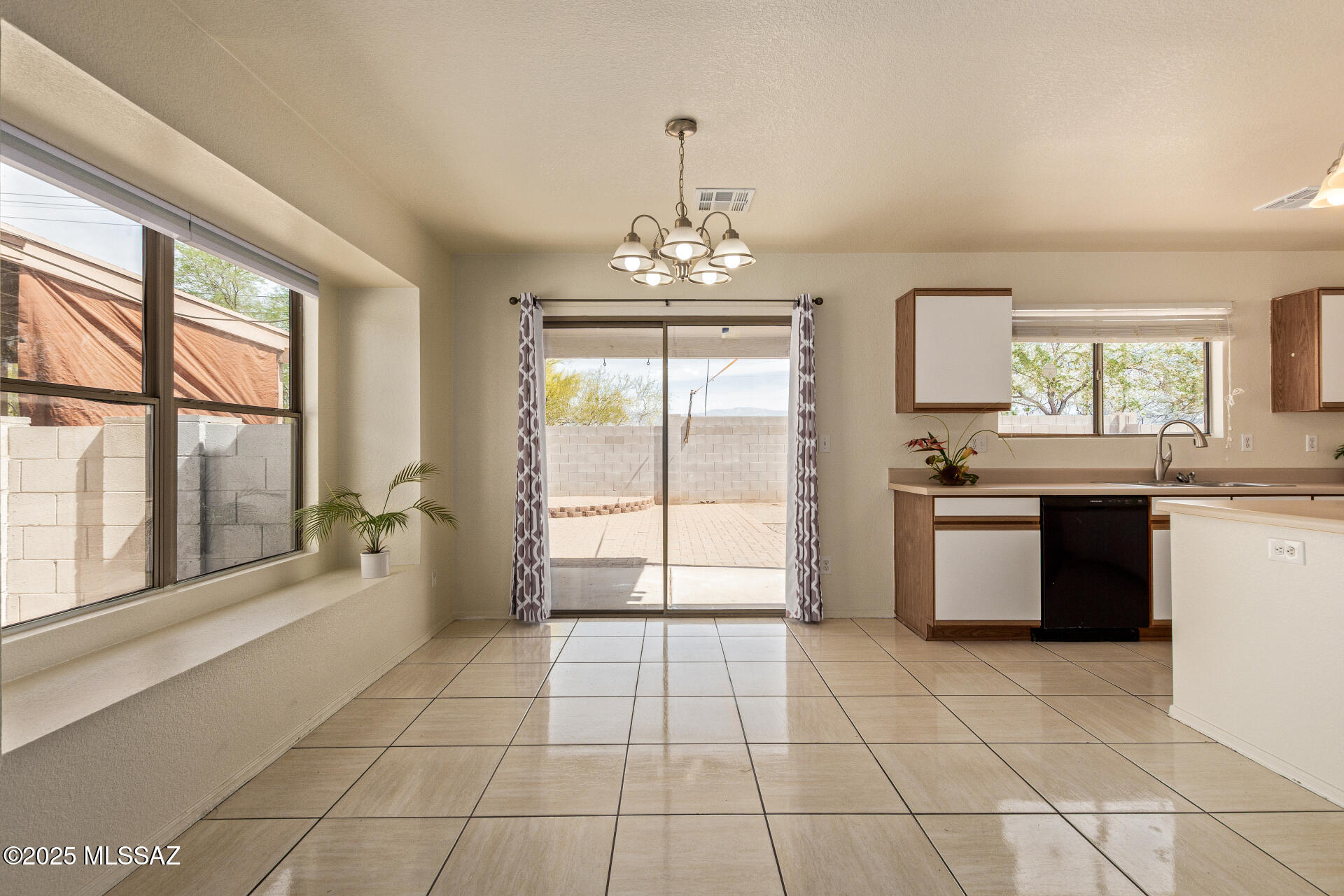 Pantano Heights (1-123) - Residential